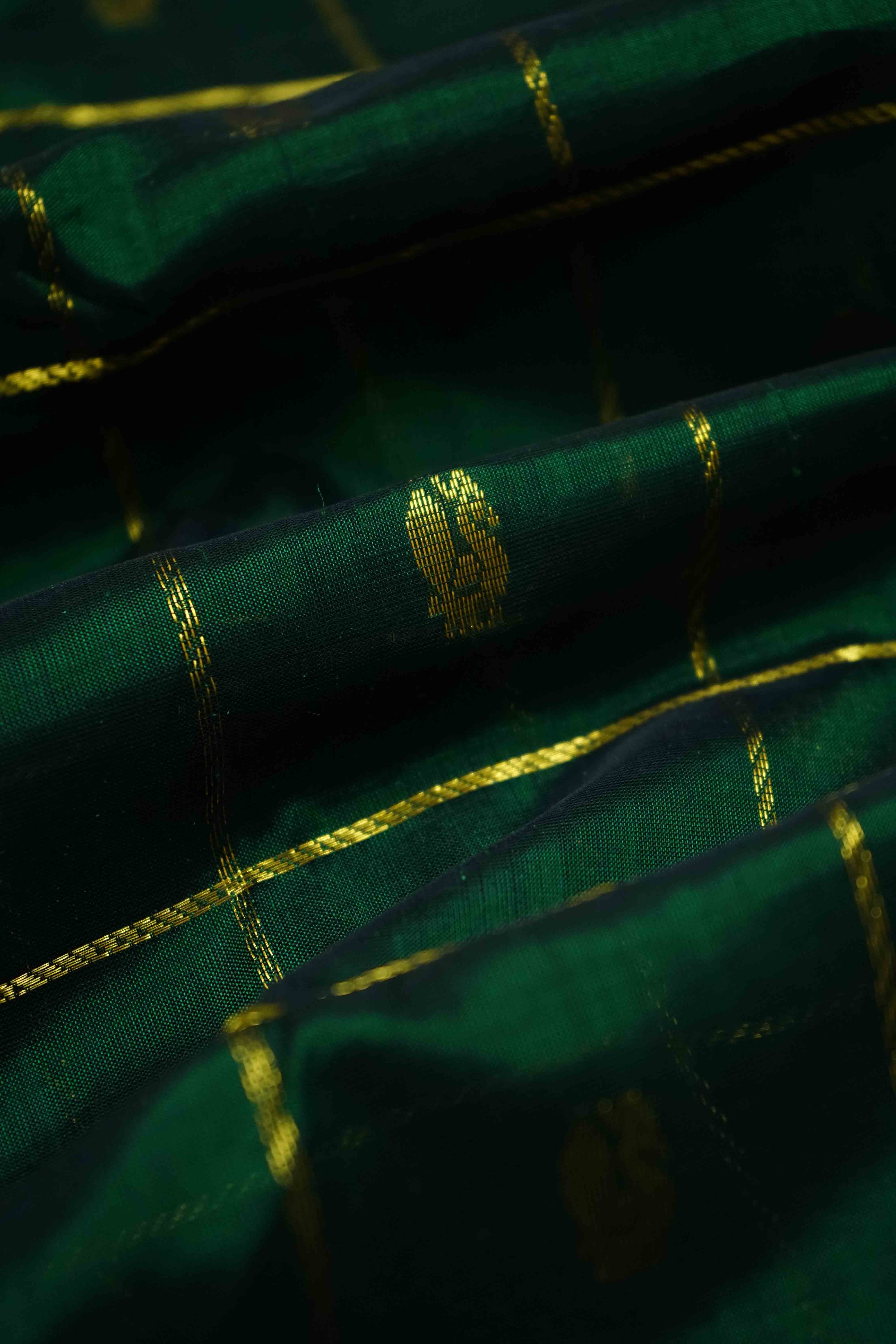 PURE KANCHI SILK COTTO- DARK SPRING GREEN WITH BURGUNDY - Queens Jewel Emporium