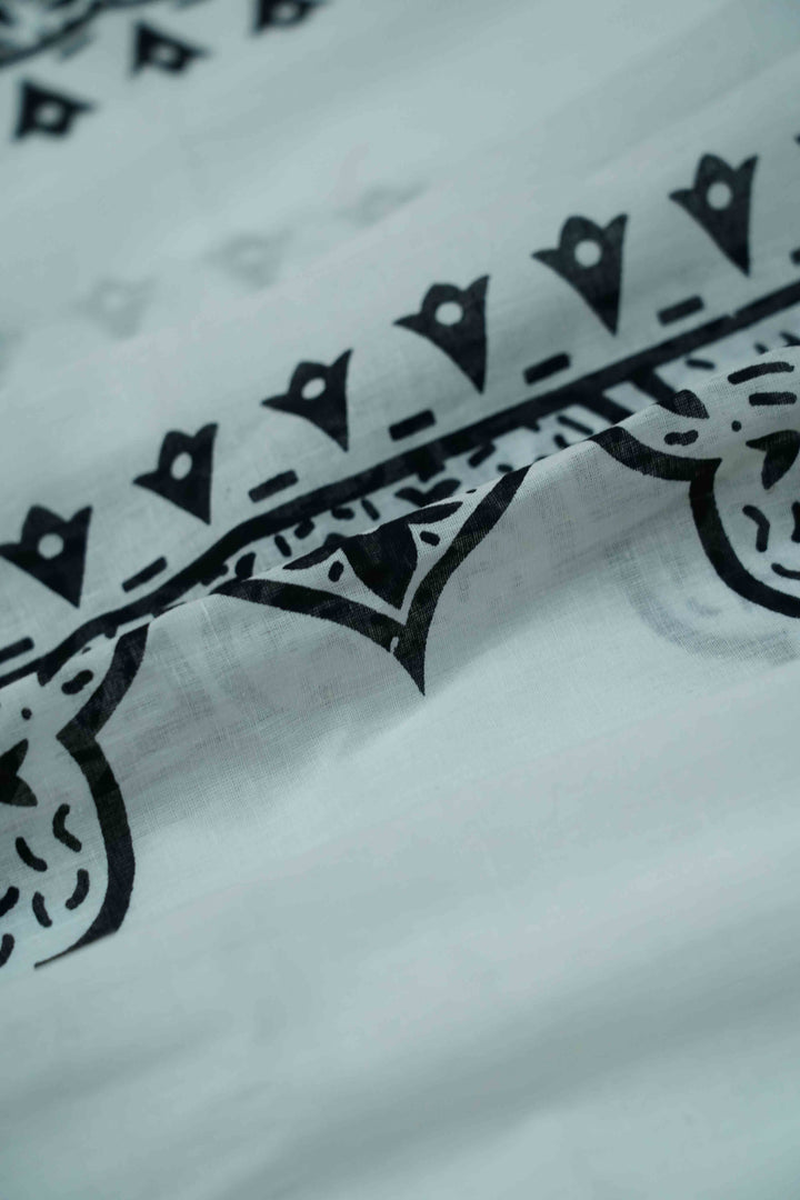 WHITE MULMUL COTTON SAREE  1 - Queens Jewel Emporium