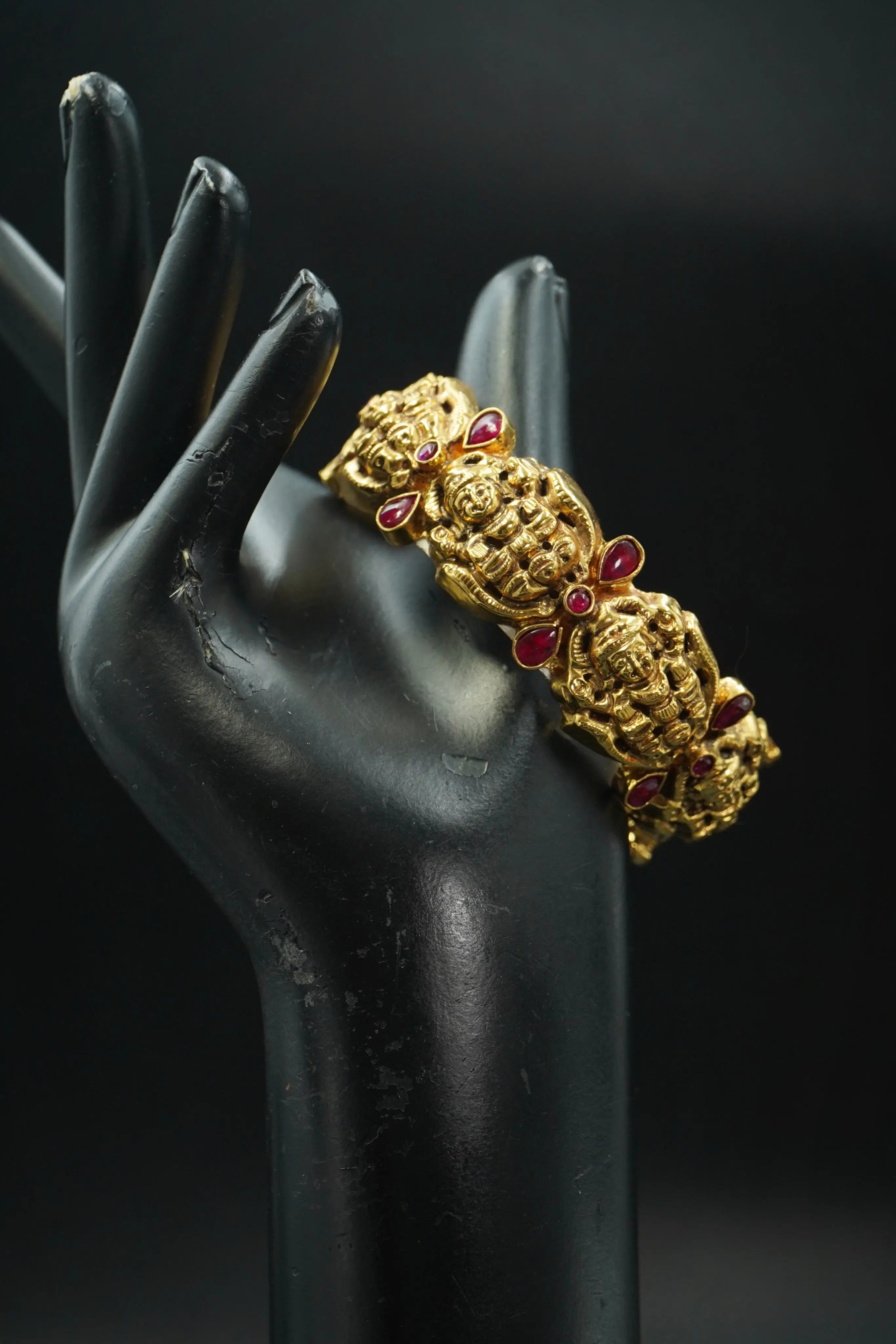 SAATHVI NAGAS BANGLES - Queens Jewel Emporium