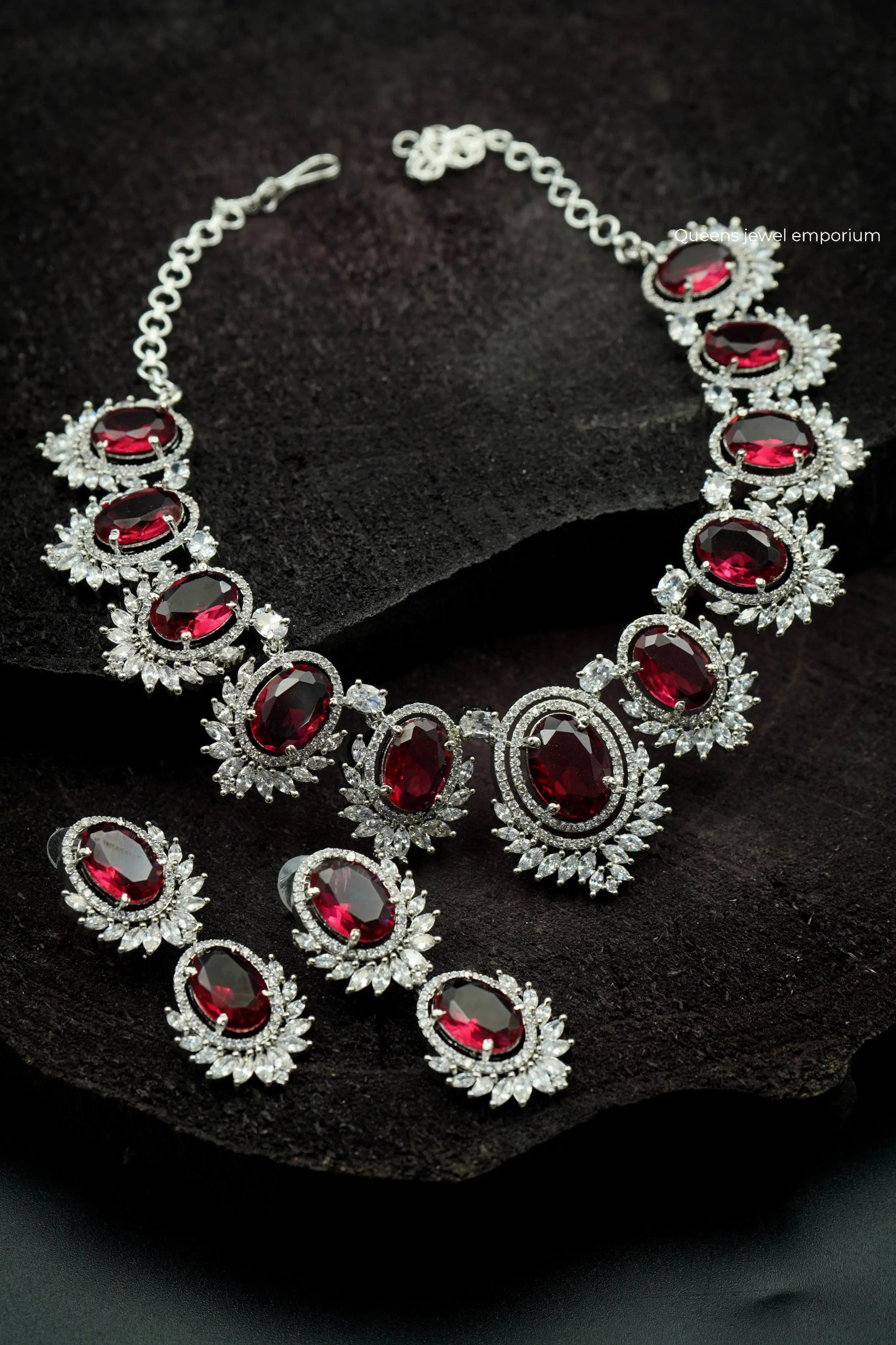 SARAH NECKLACE - Queens Jewel Emporium