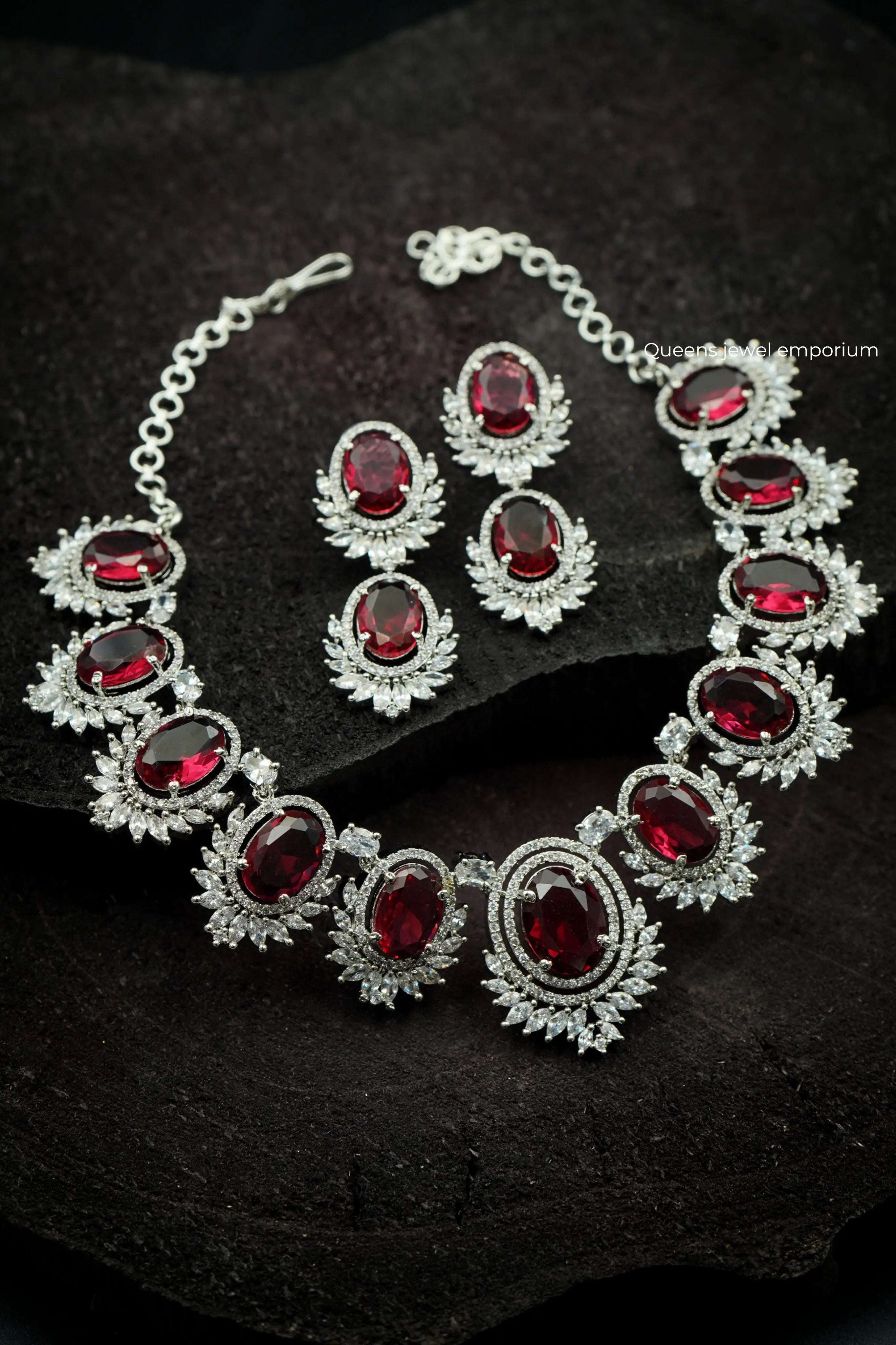 SARAH NECKLACE - Queens Jewel Emporium