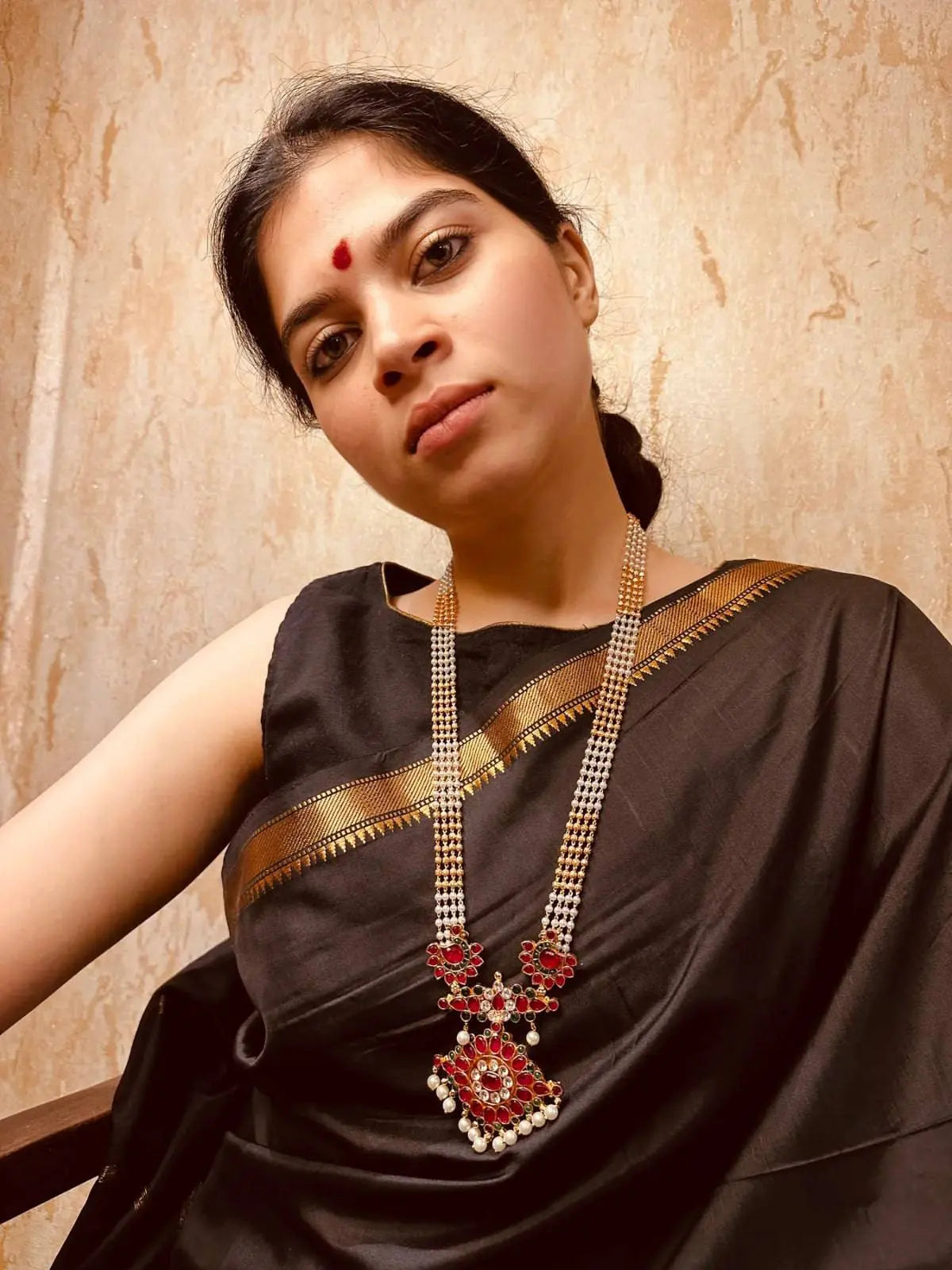 Kemp stones , Pearl jewellery , Floral motif design