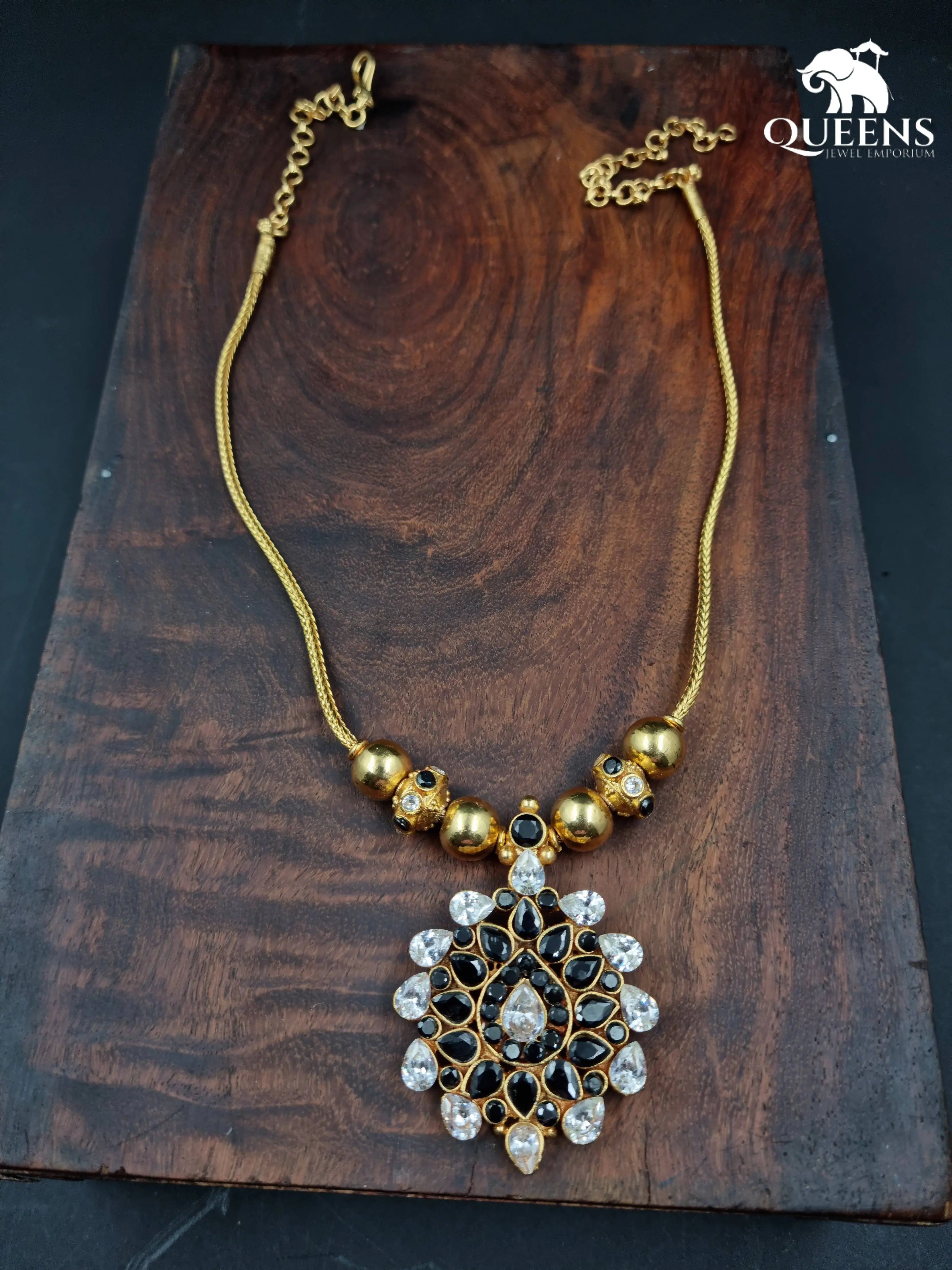 THANVI KEMP NECKLACE - Queens Jewel Emporium
