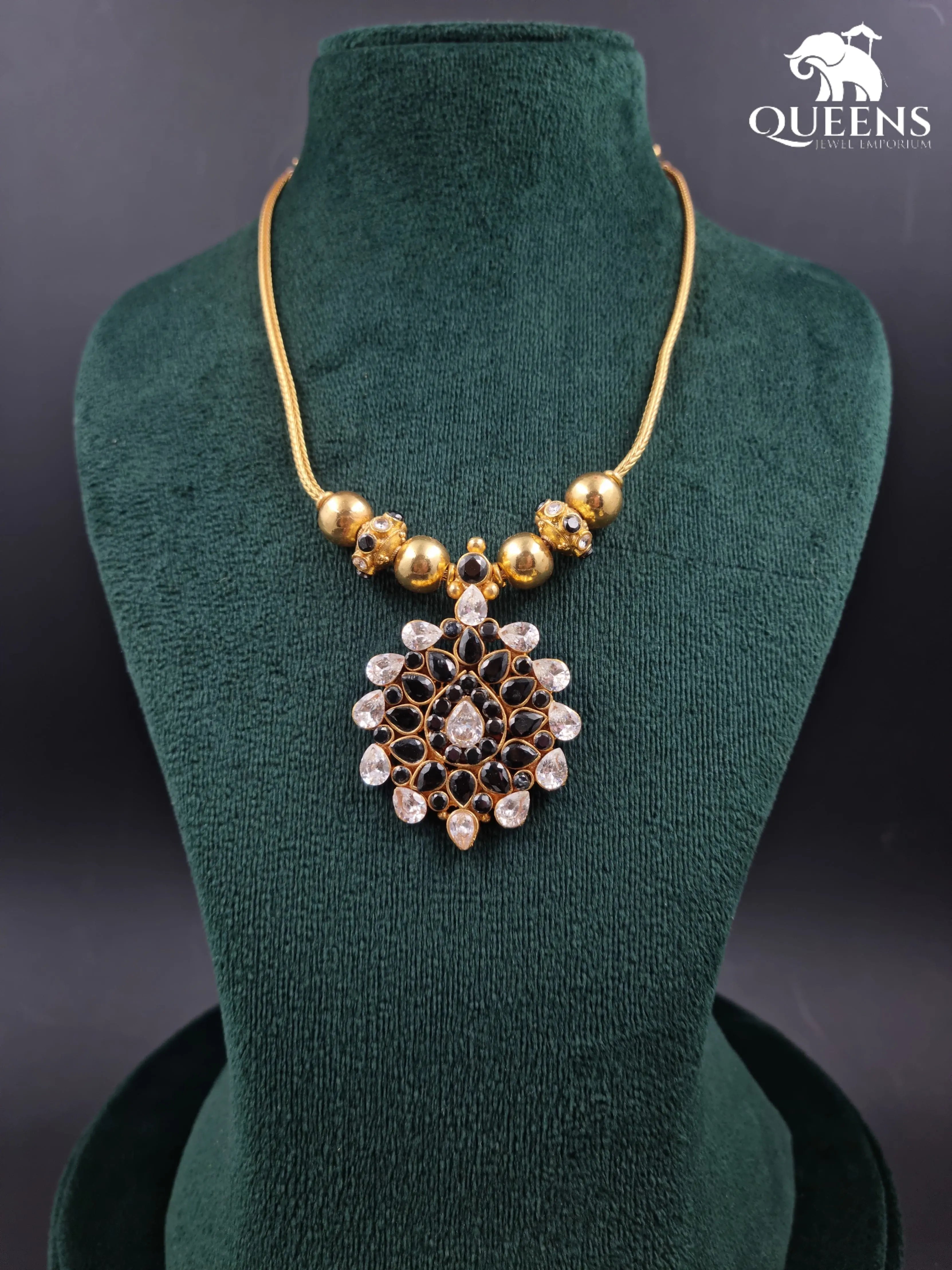 THANVI KEMP NECKLACE - Queens Jewel Emporium