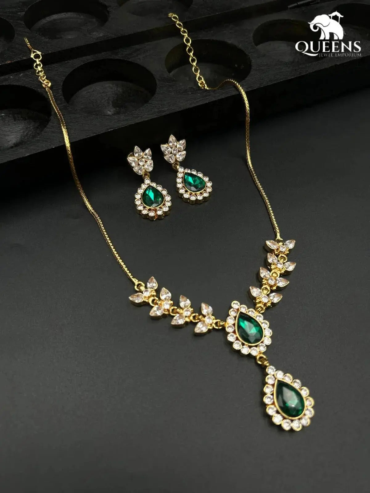 VANATHIDEVI NECKLACE AND EARRINGS - Queens Jewel Emporium