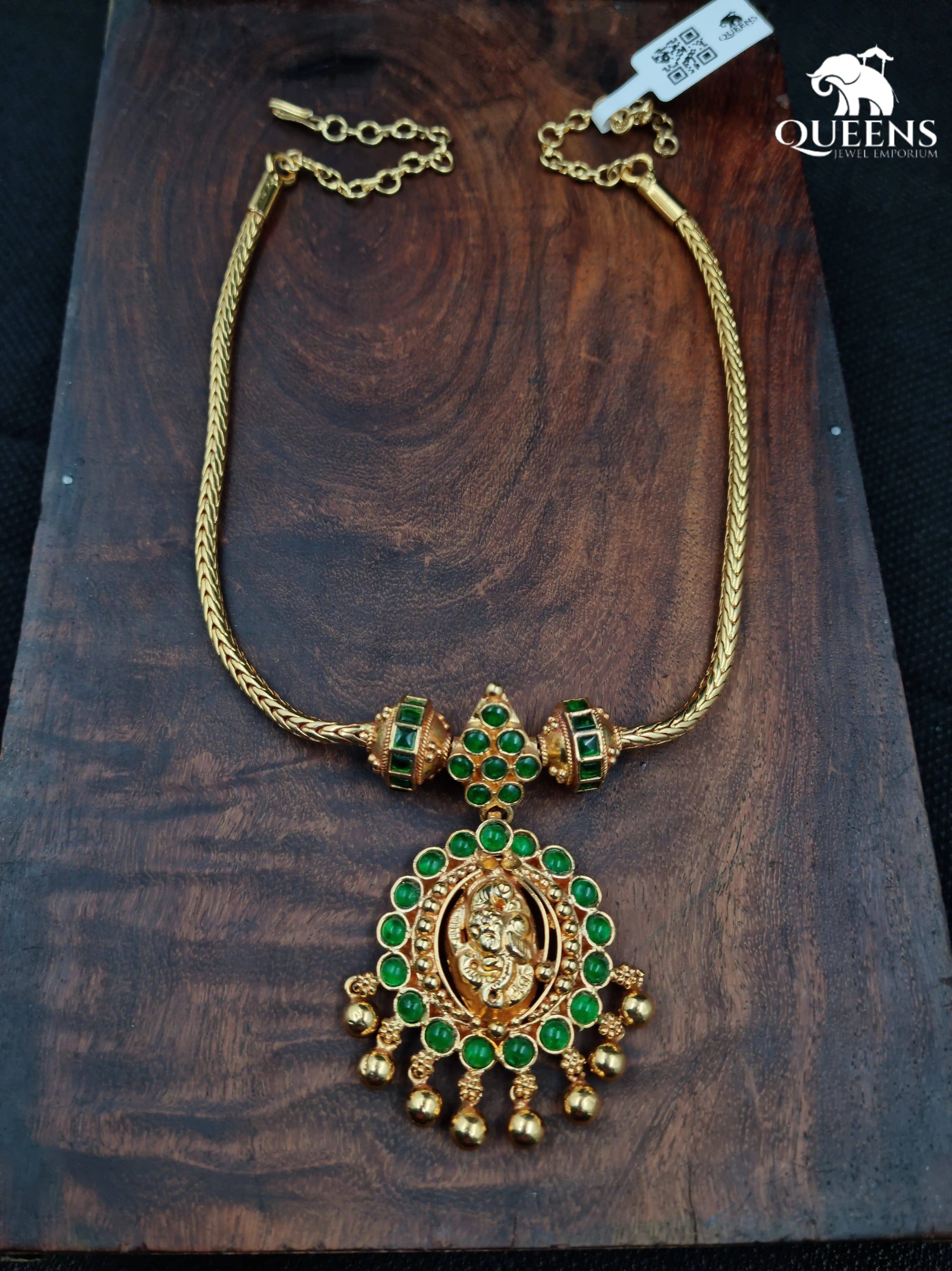 VARDHINI KEMP NECKLACE-GREEN - Queens Jewel Emporium