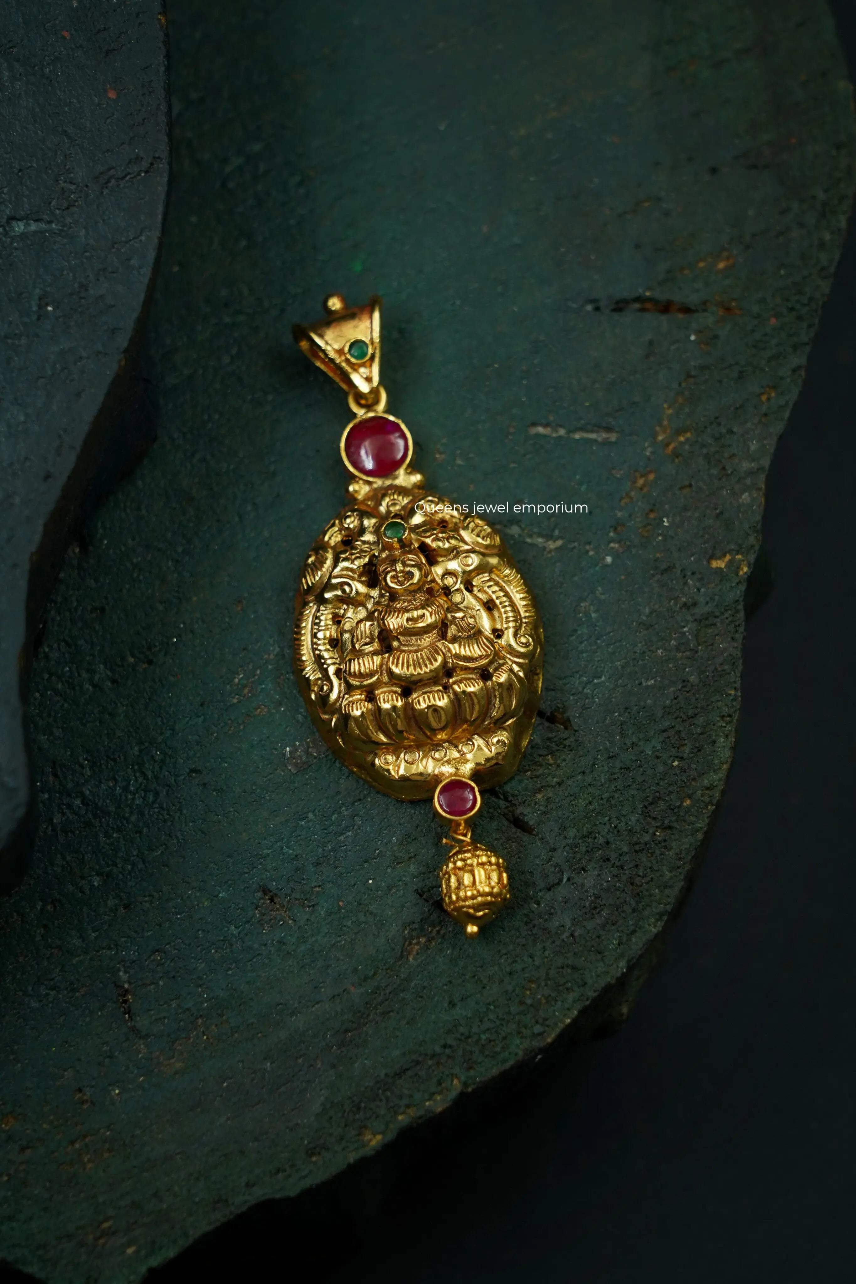 VEDA PERIYA PENDANT - Queens Jewel Emporium