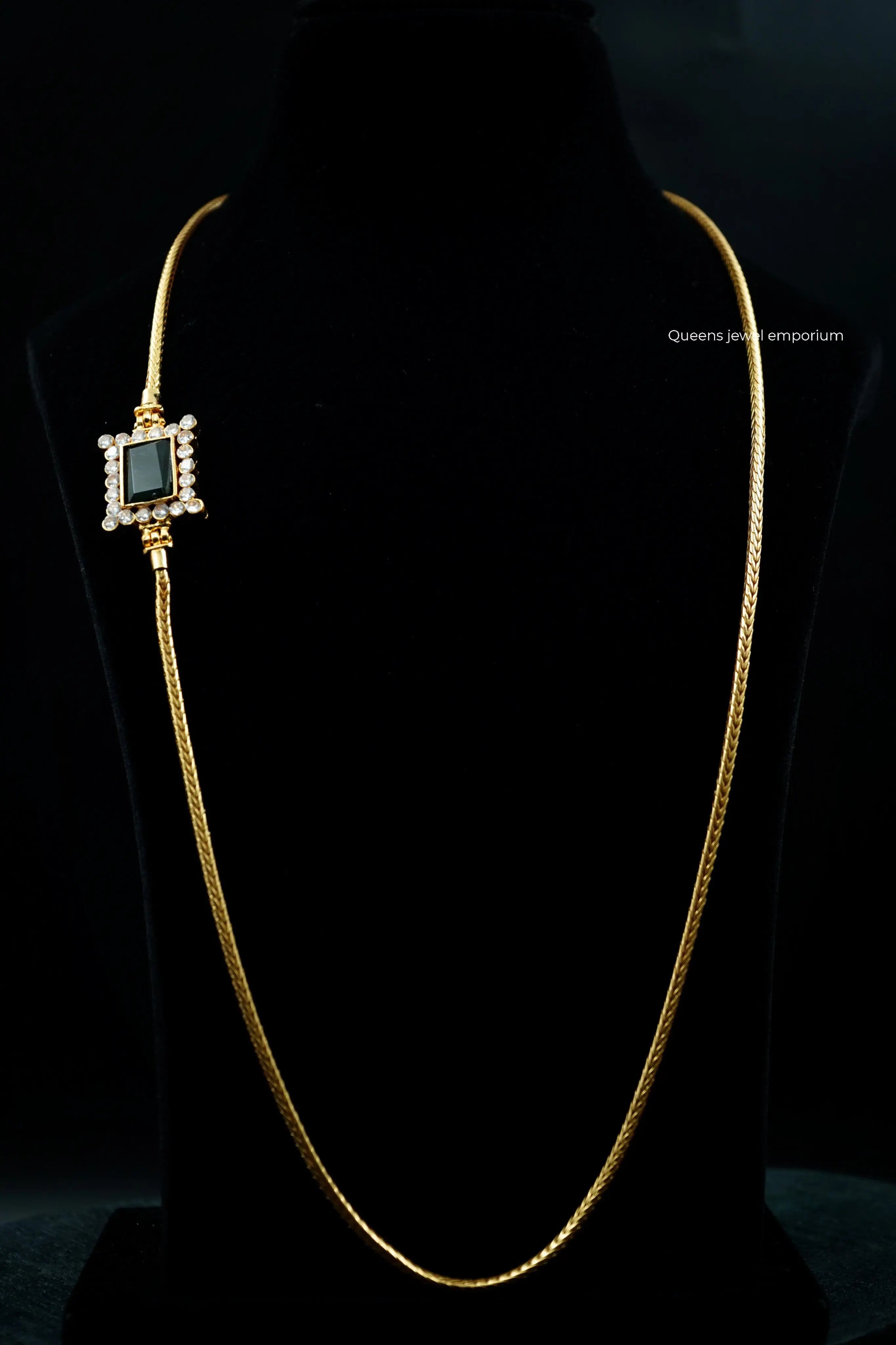 VIZHI  MUGAPPU CHAIN - Queens Jewel Emporium