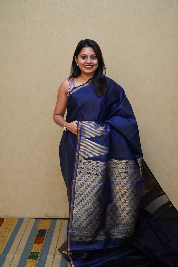 DARK NAVVY PURE KANCHIVARAM SILK SAREE - Queens Jewel Emporium