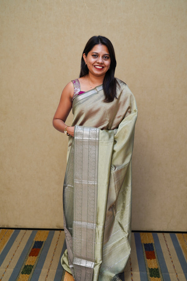 PISTA GREEN WIITH WOVEN BORDER MANGALGIRI SAREE - Queens Jewel Emporium