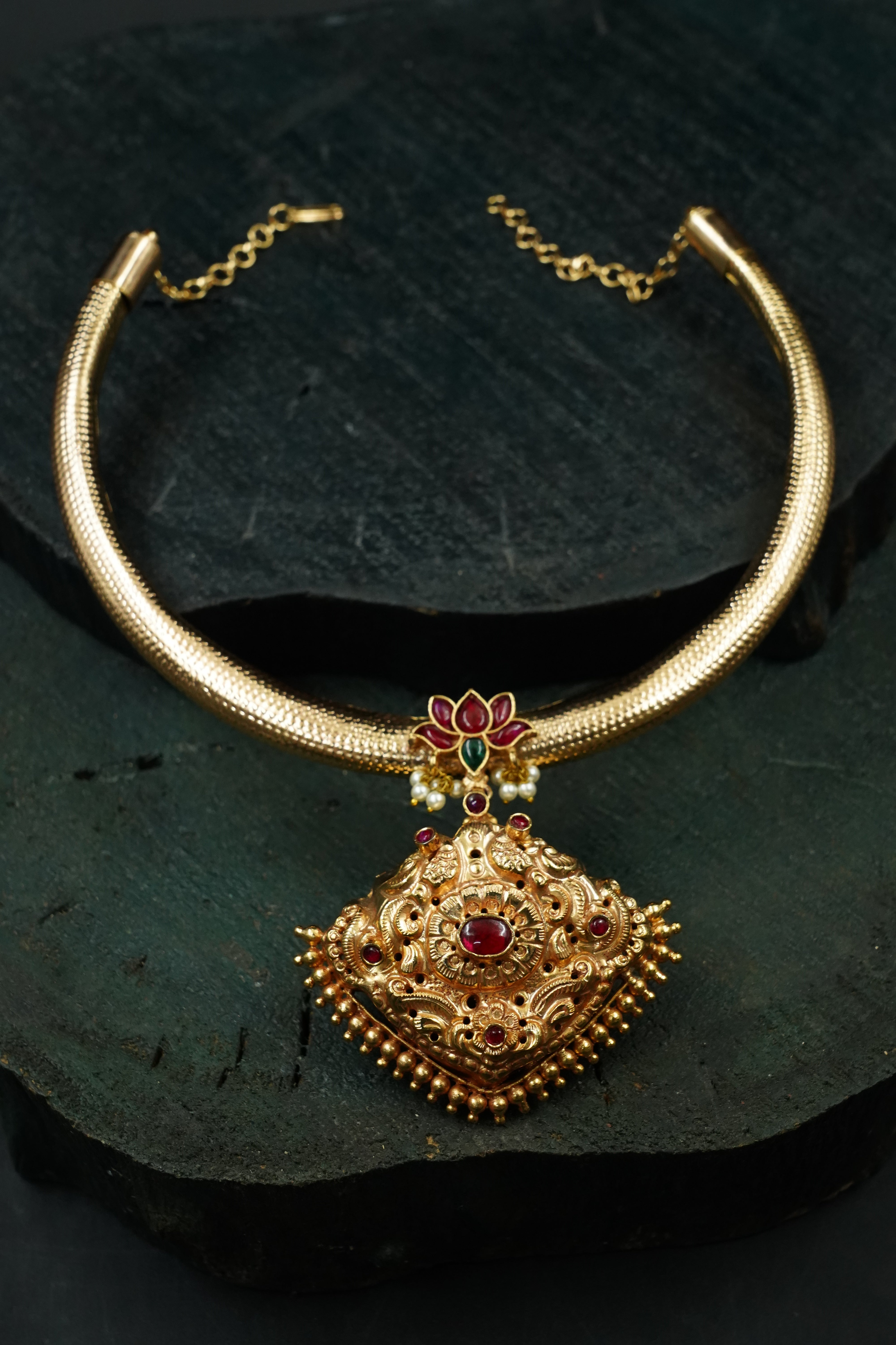 Madhavi Hasli Necklace