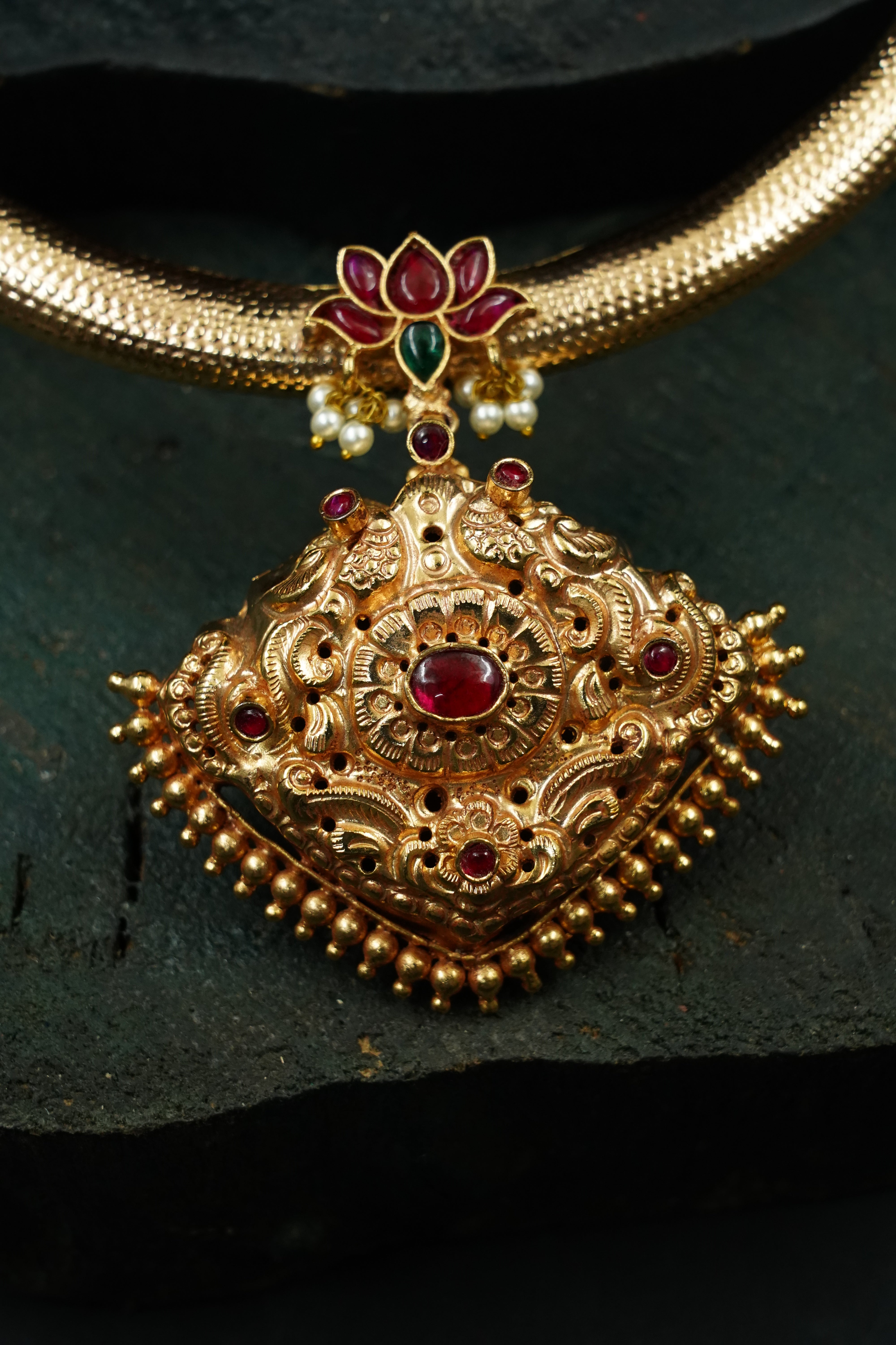 Madhavi Hasli Necklace