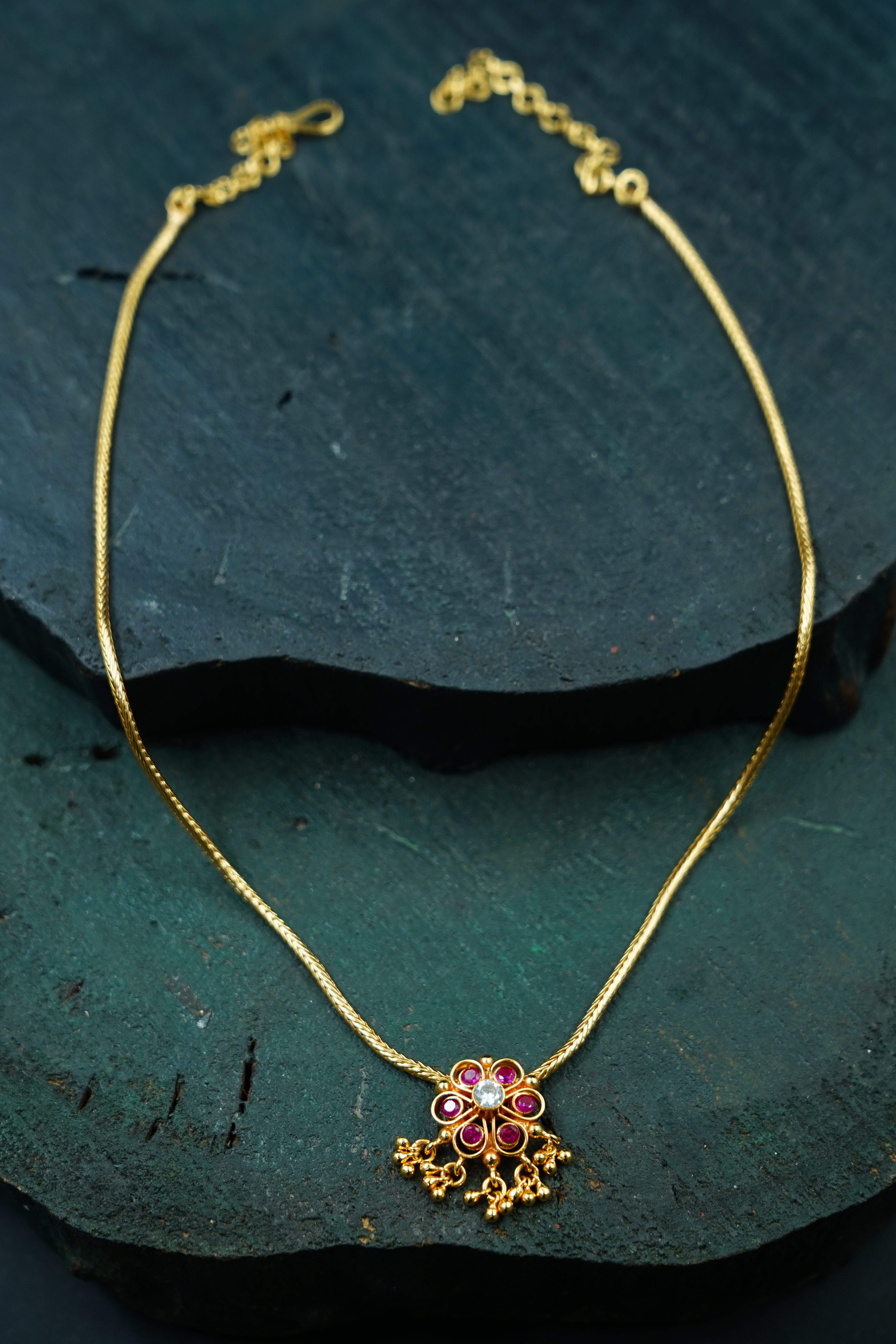 CHANDHINI NECKLACE