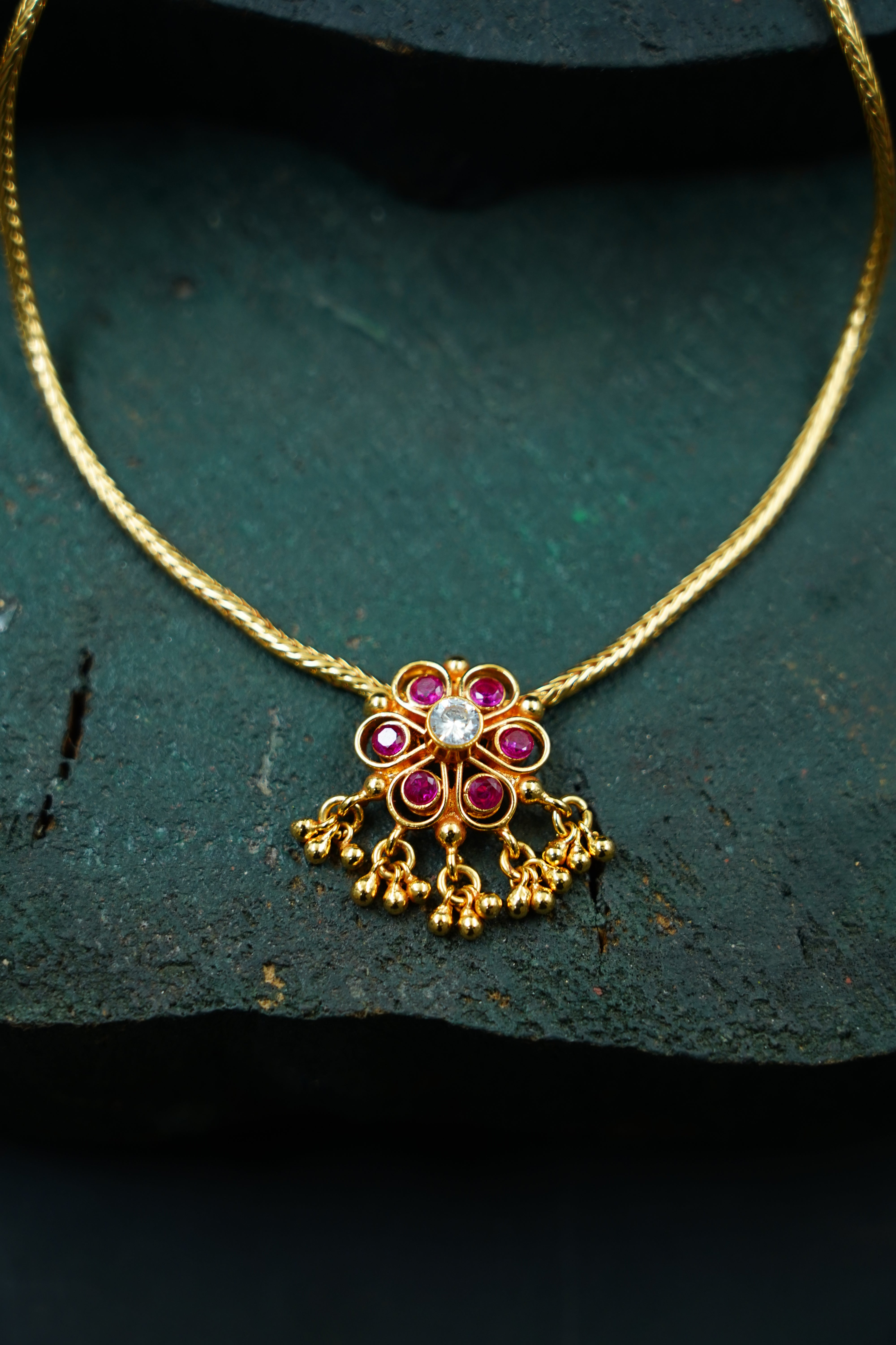 CHANDHINI NECKLACE