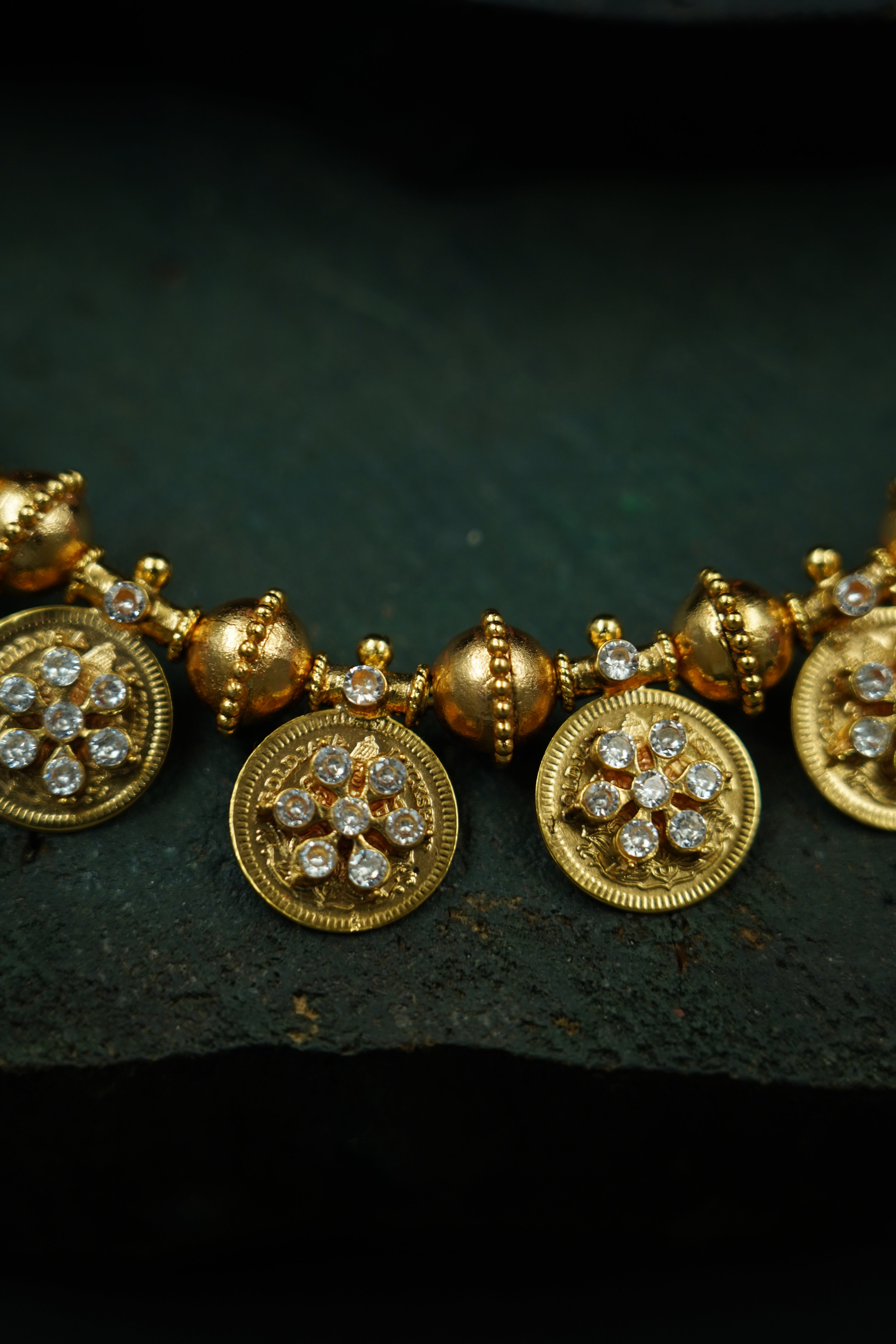 Suvarna Kasu Hasli Queens Jewel Emporium