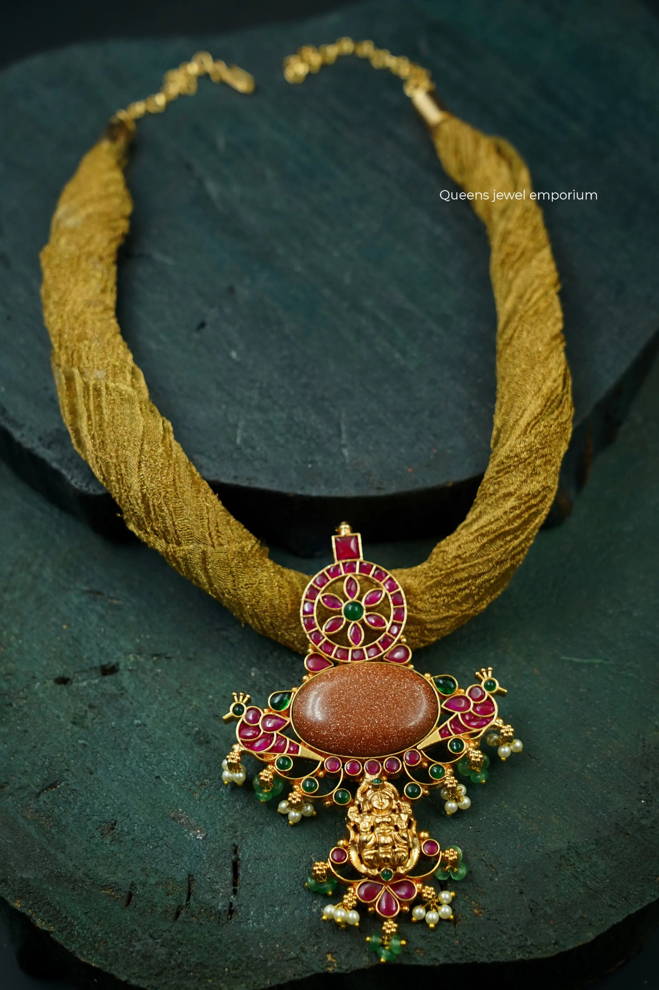VAIBHAVI PENDANT - Queens Jewel Emporium