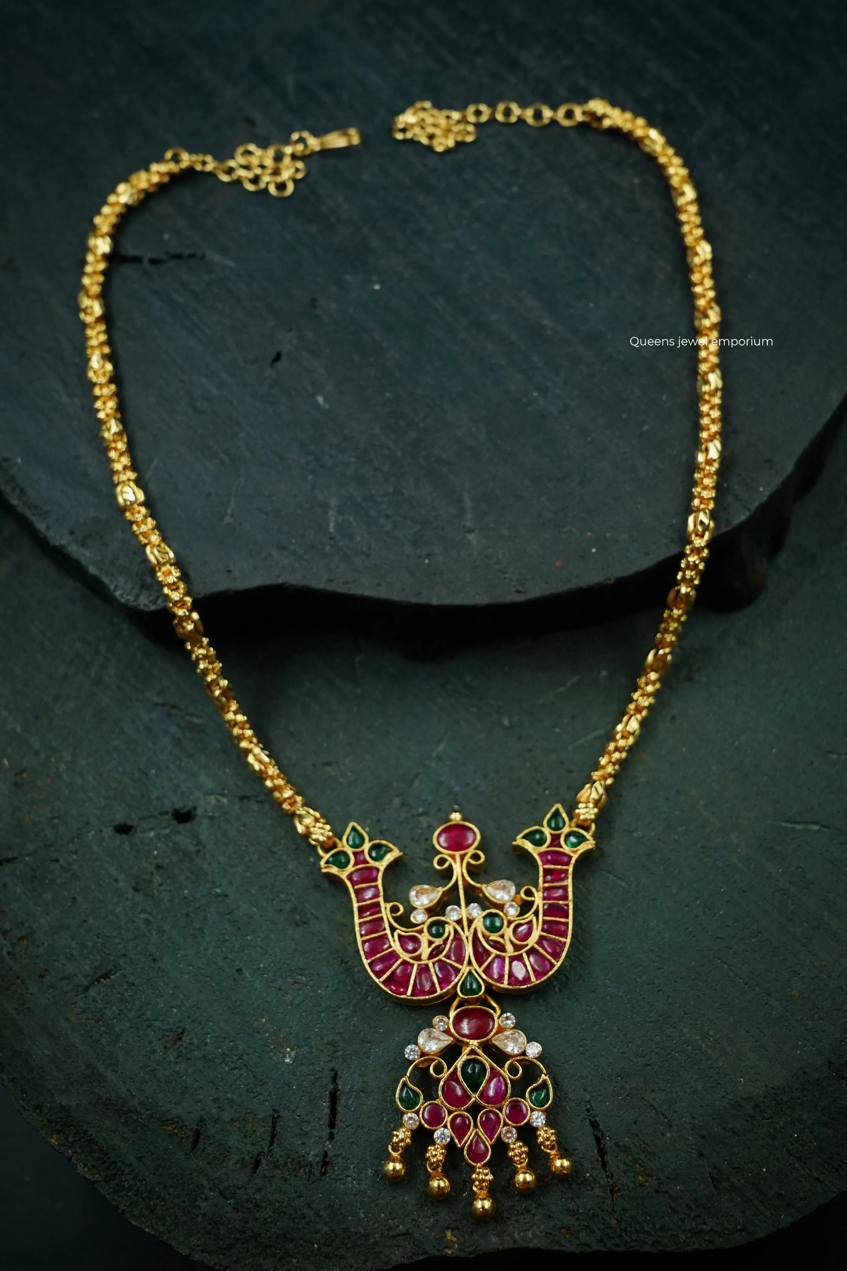 Varnika Mid Chain Queens_collections_add