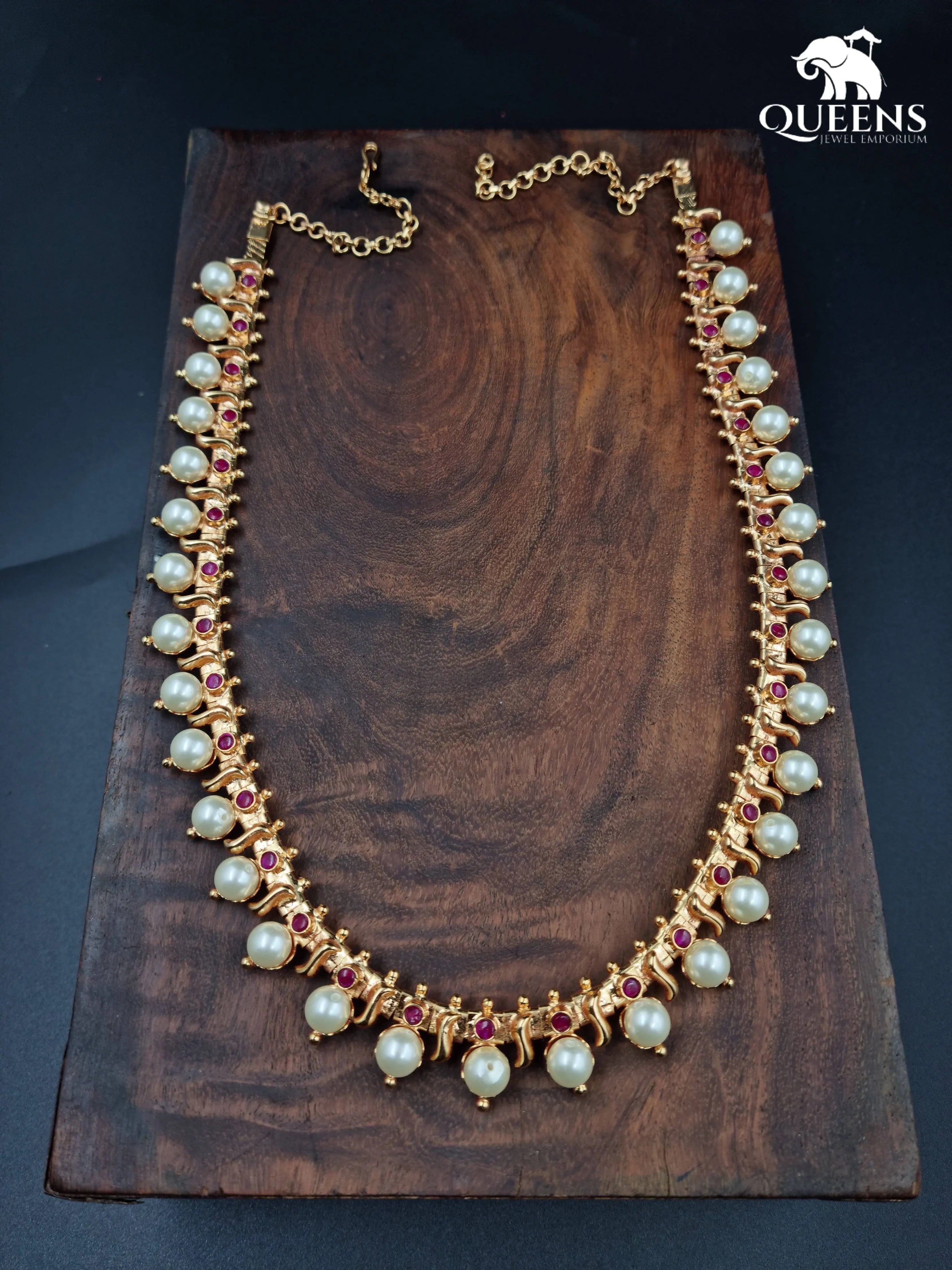 Pearl jewellery , white color jewellery, Jewellery for occasions