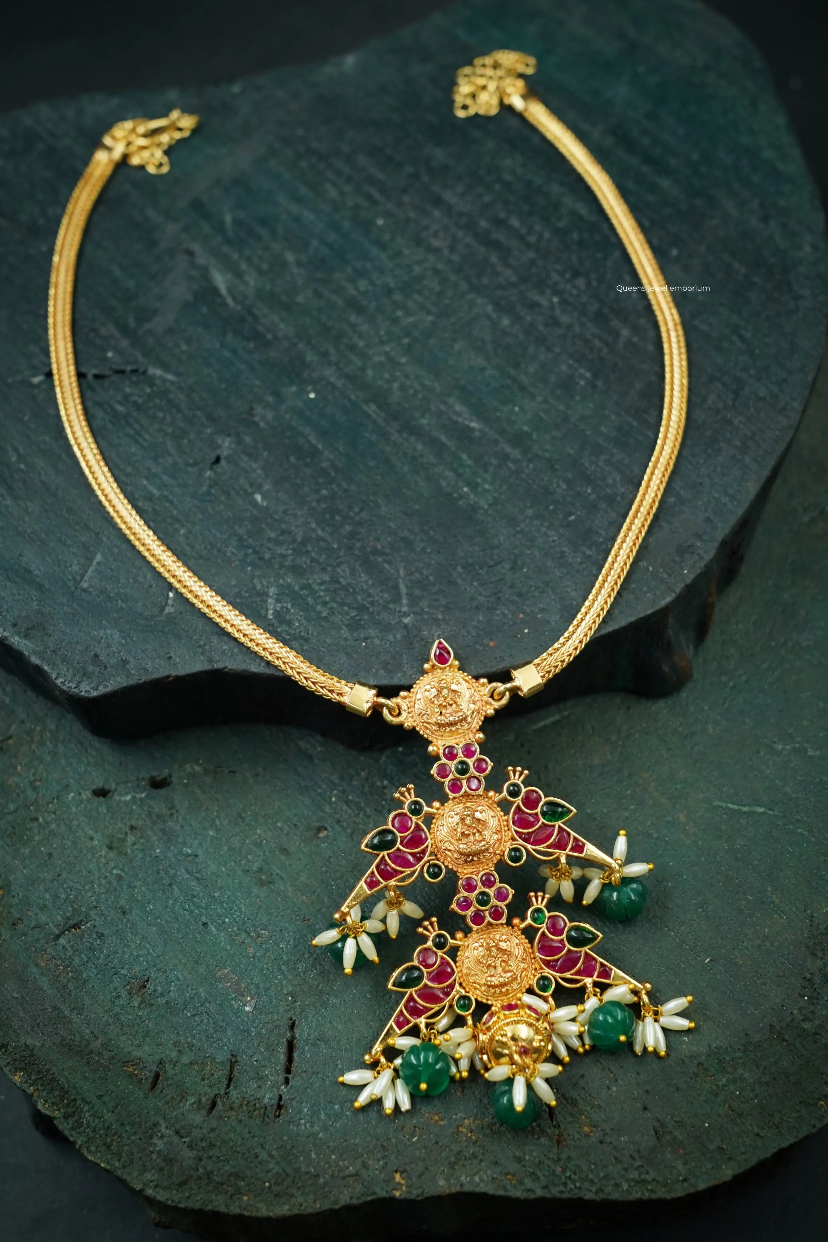 Vrata Mid Chain Queens_collections_add