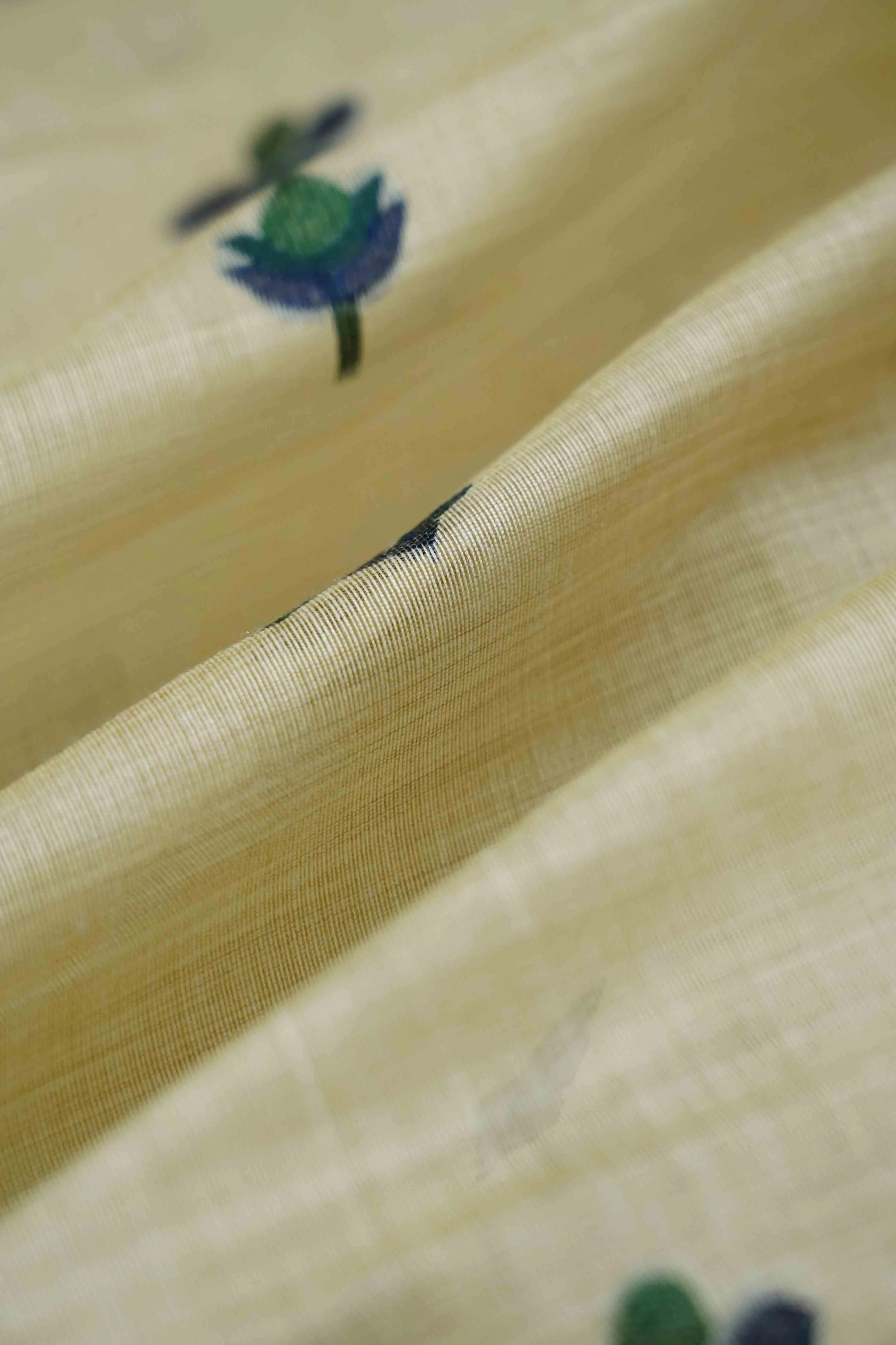 WHITE JAMDNI TUSSAR SILK SAREE - Queens Jewel Emporium