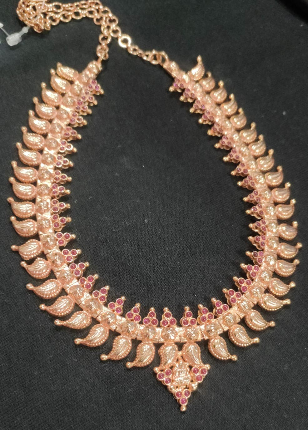 mango neckalce