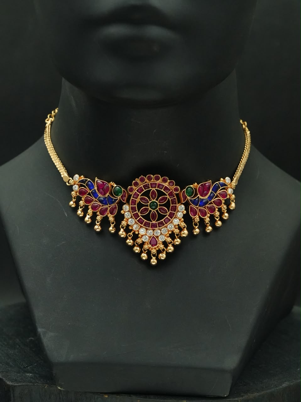 Ratnamayuri Choker