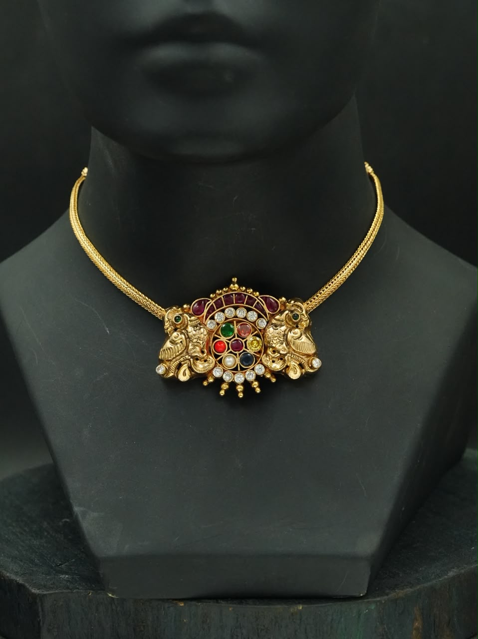 Maniratna Choker