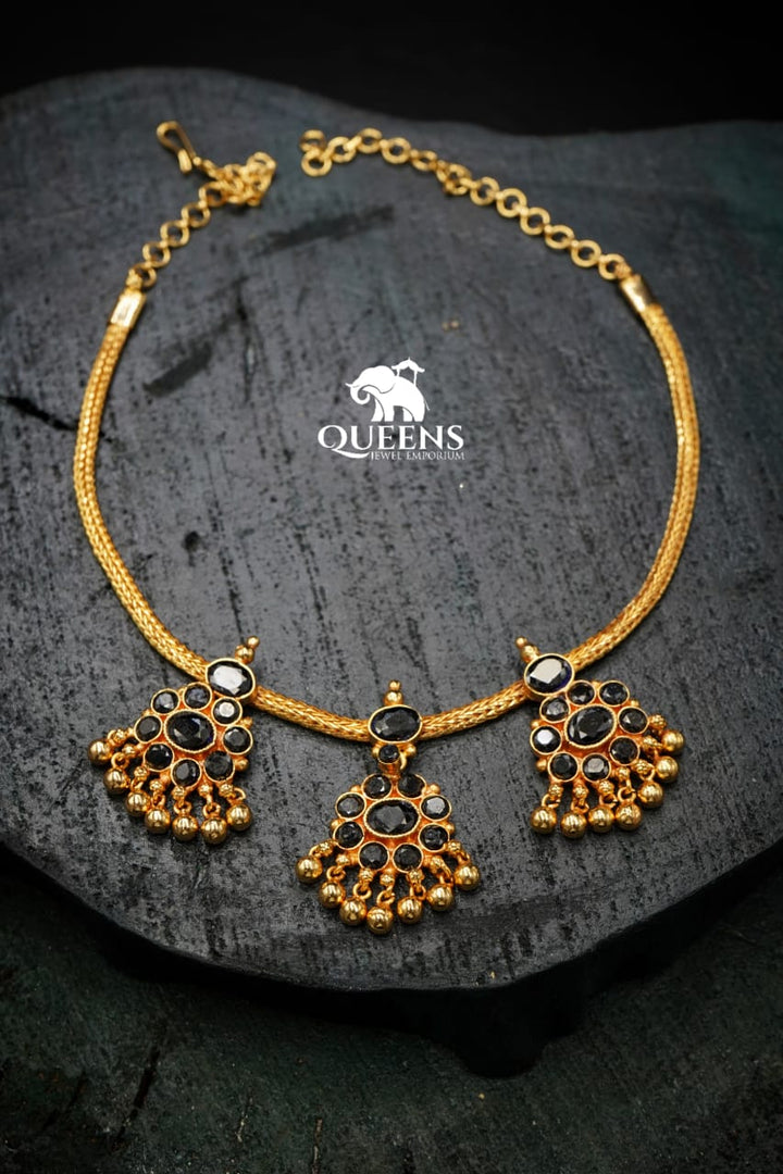 MOONU PATHAKAM ADIGAI - Queens Jewel Emporium