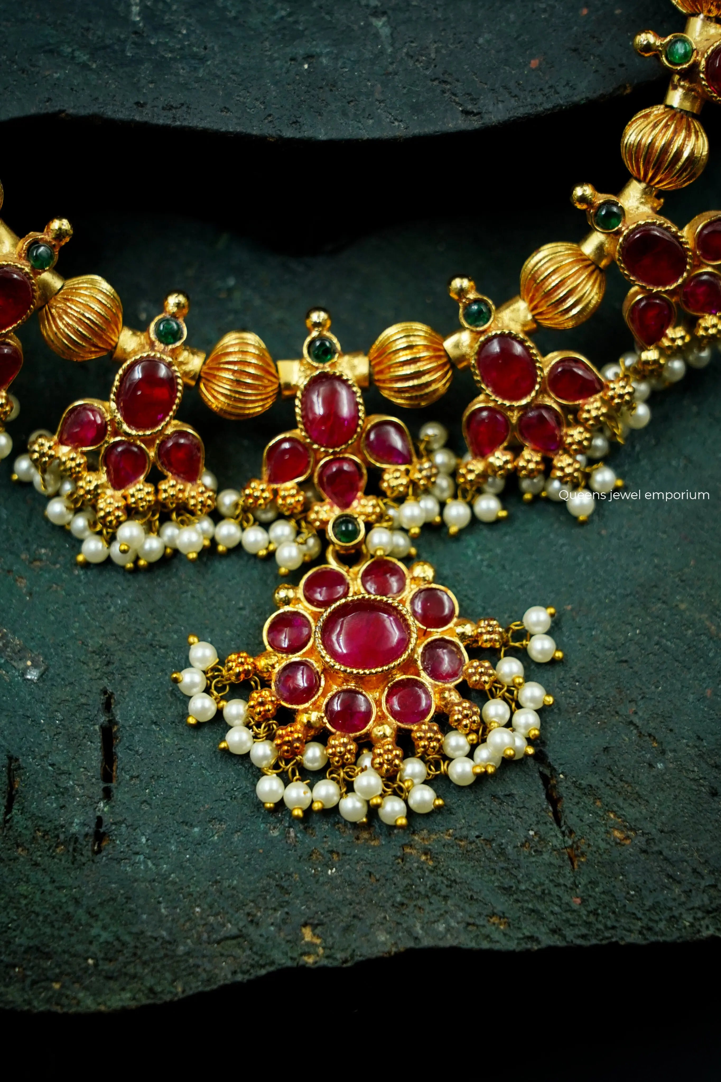 Mid length kemp haram-Ancient floral motif necklace