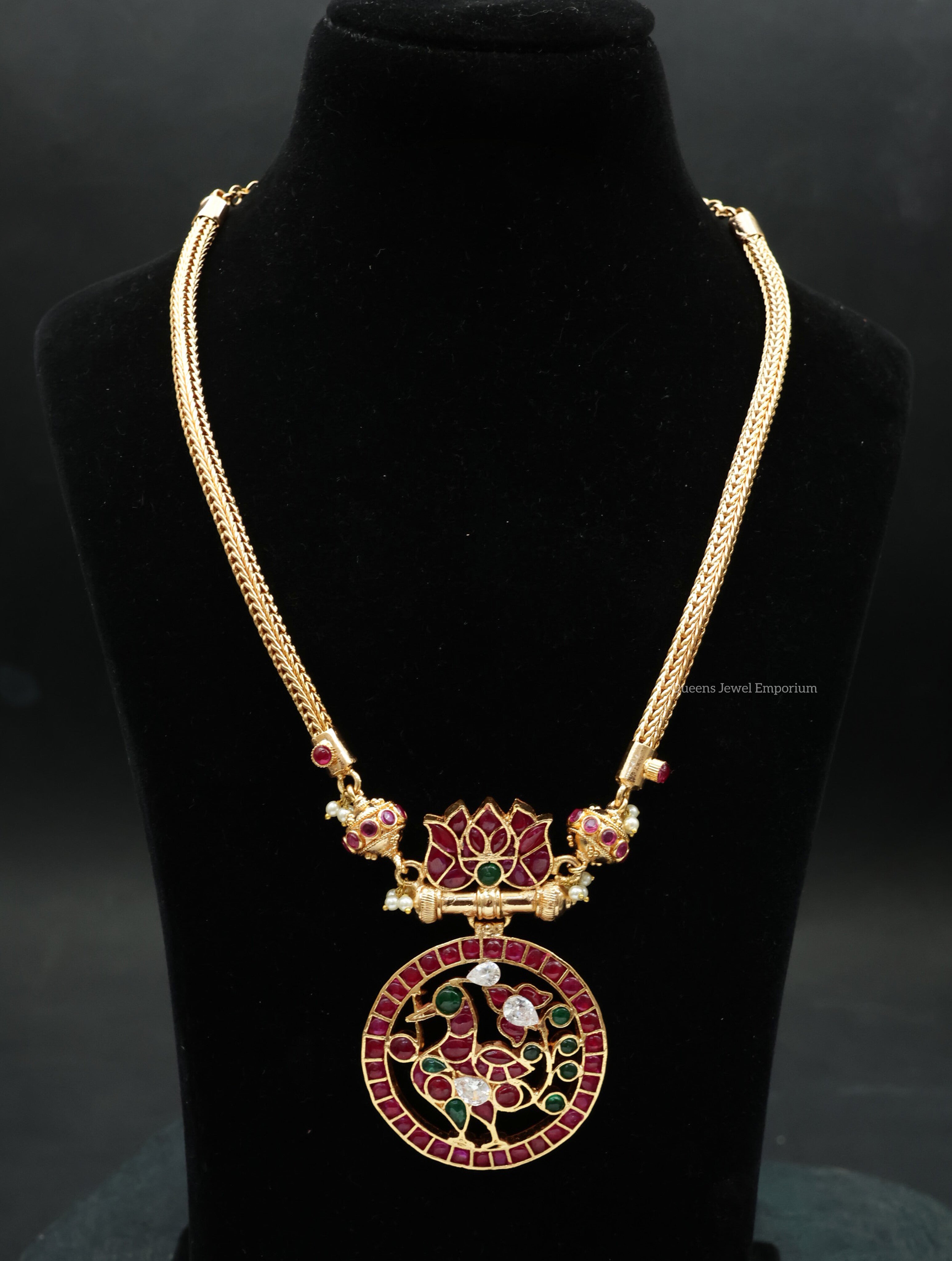 Red stones pendant-Lotus motif design pendant