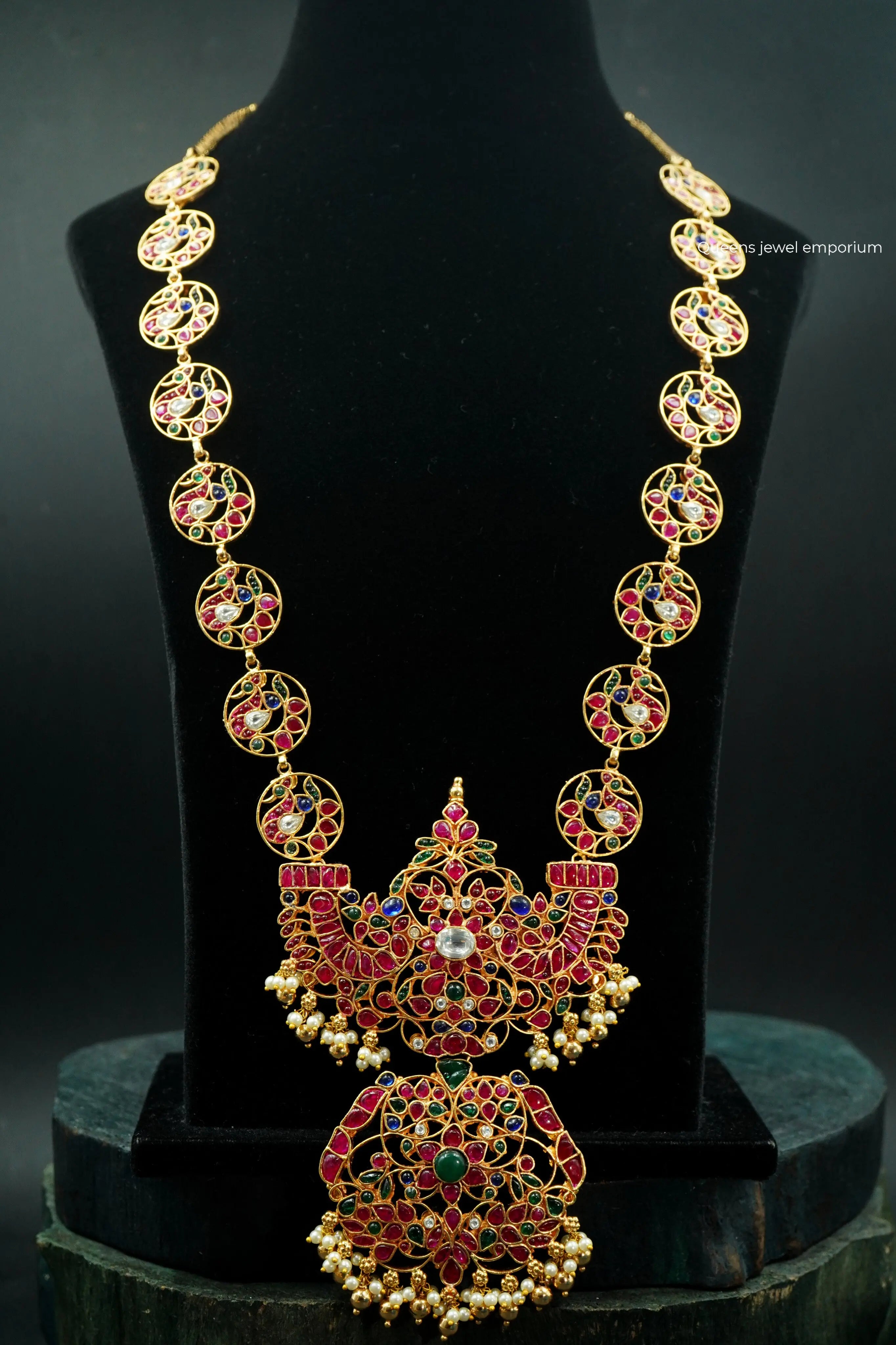 Gold balls hangings-Kemp stone haram 