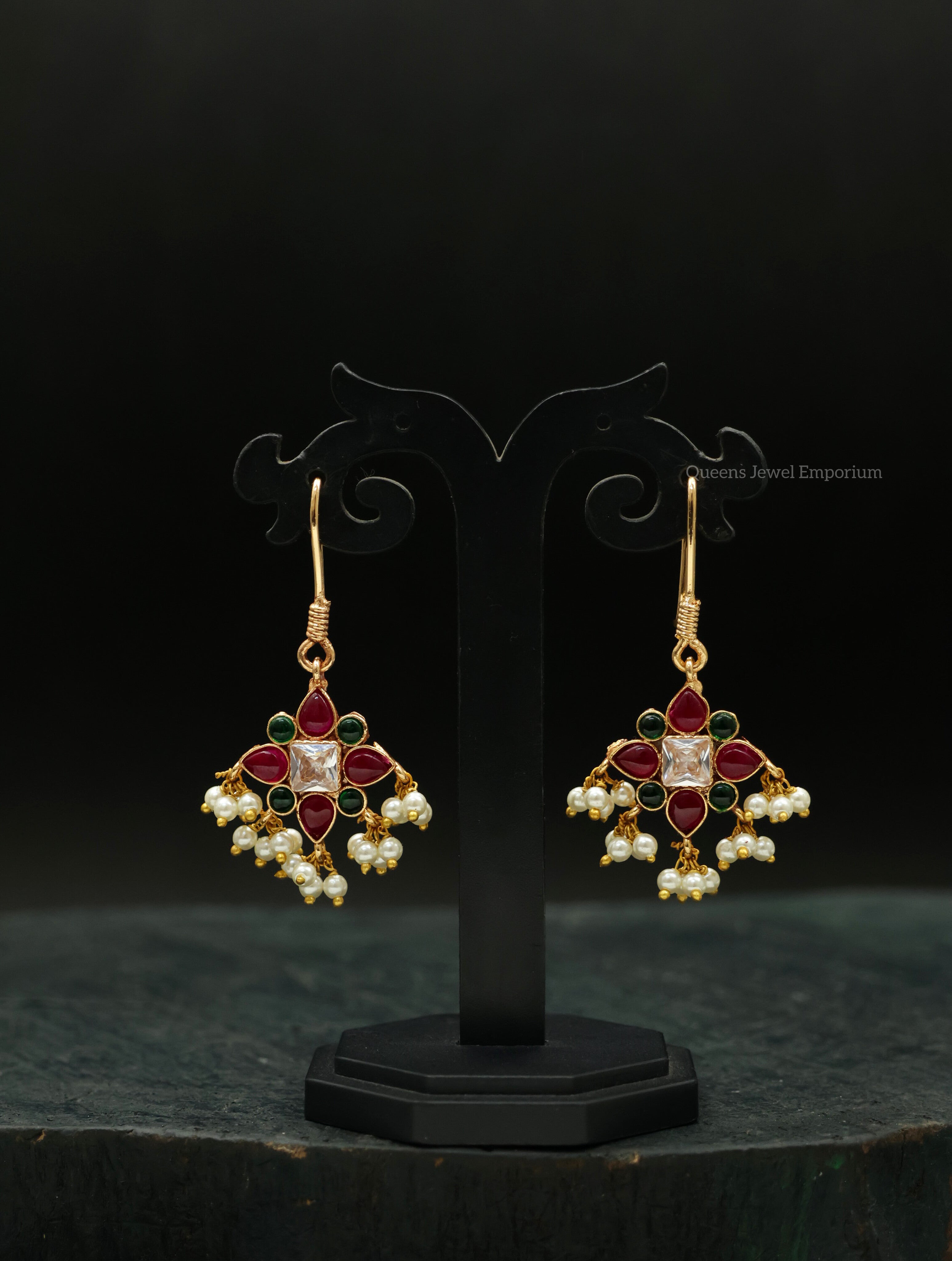 Gold plated studs with stones-Stud with kemp stones