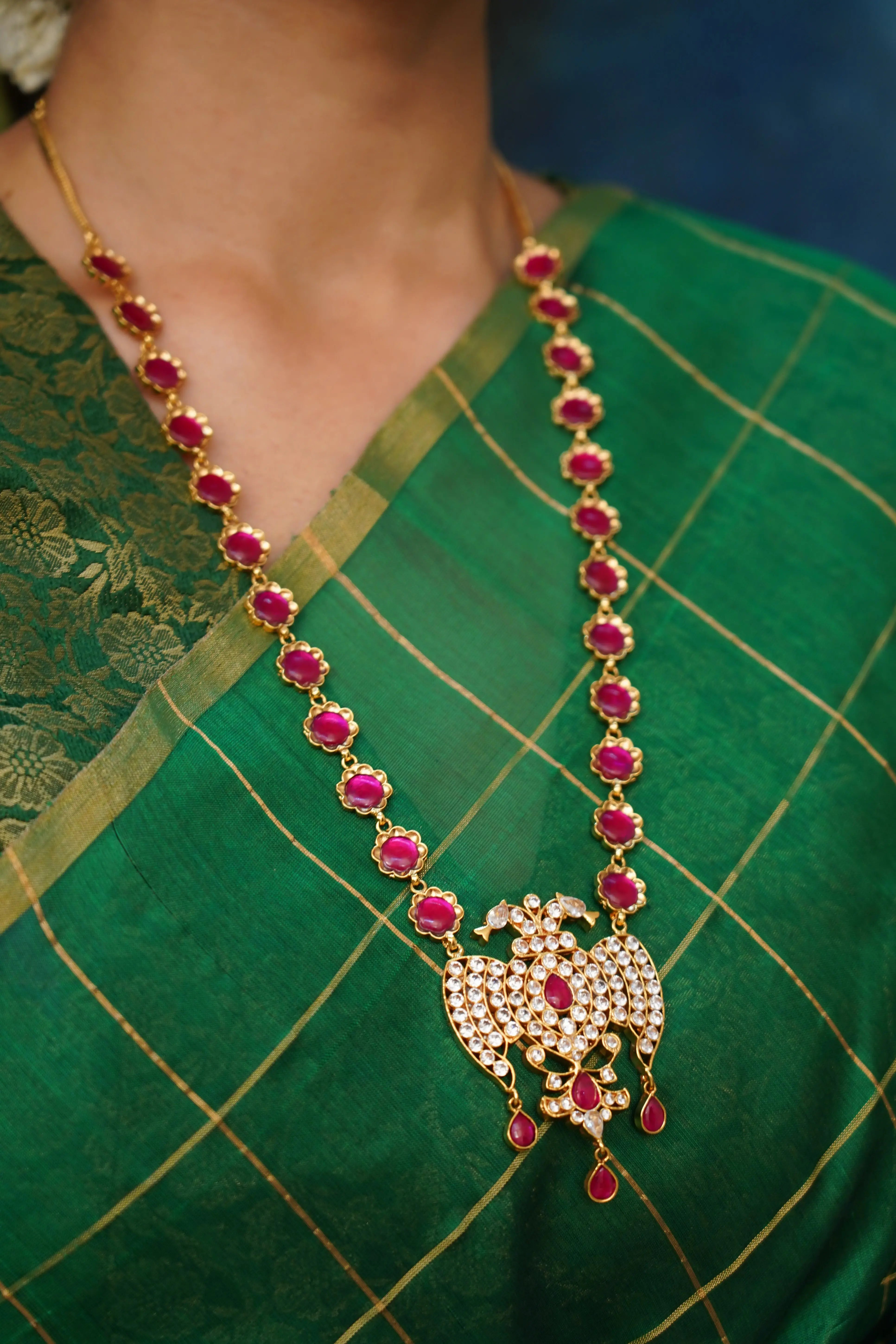 Stone with red color stones-haram for sarees