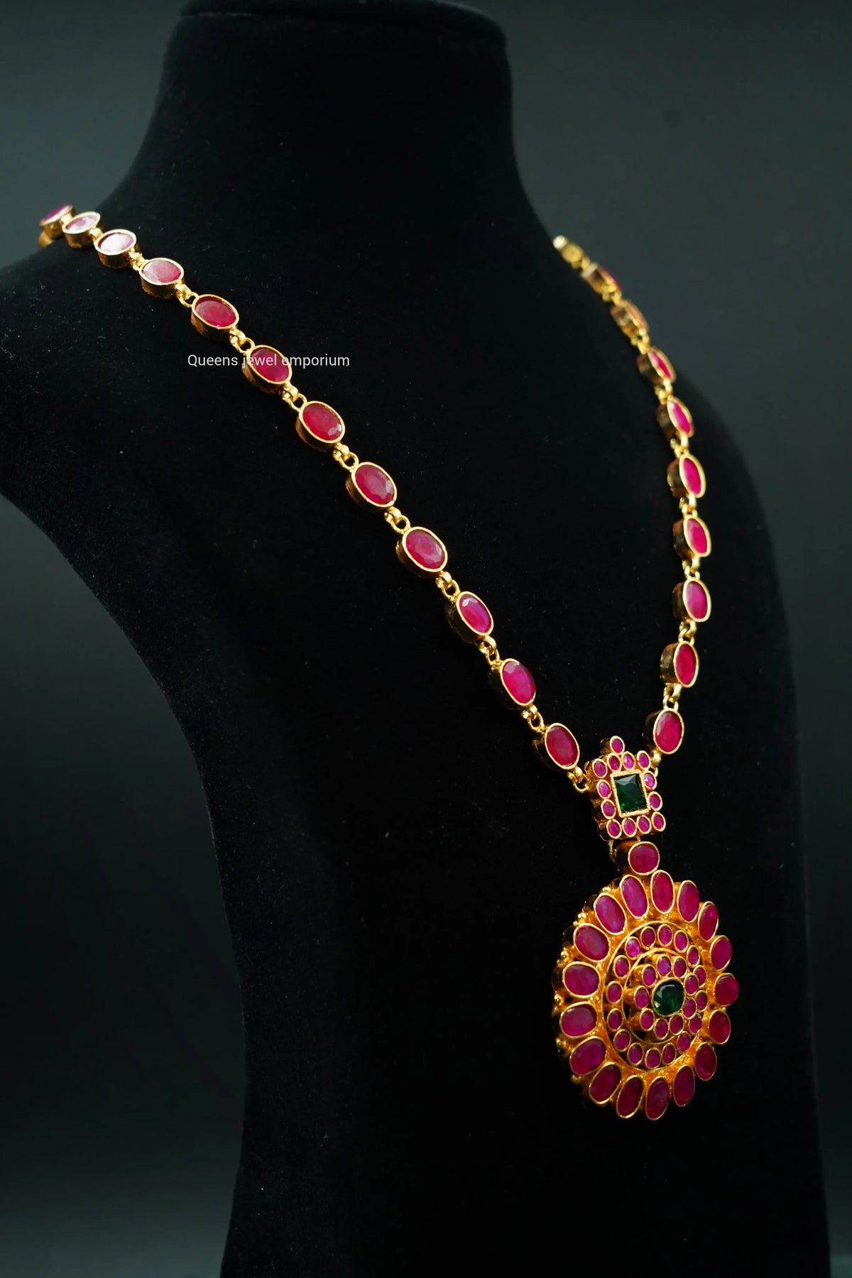 Green stone haram-Floral motif pendant