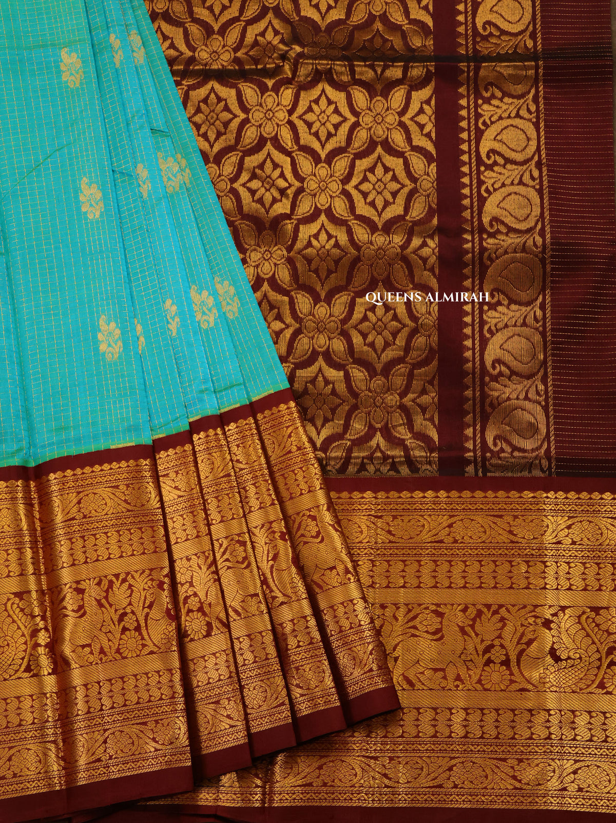 Elegant all-over kattam pattern
