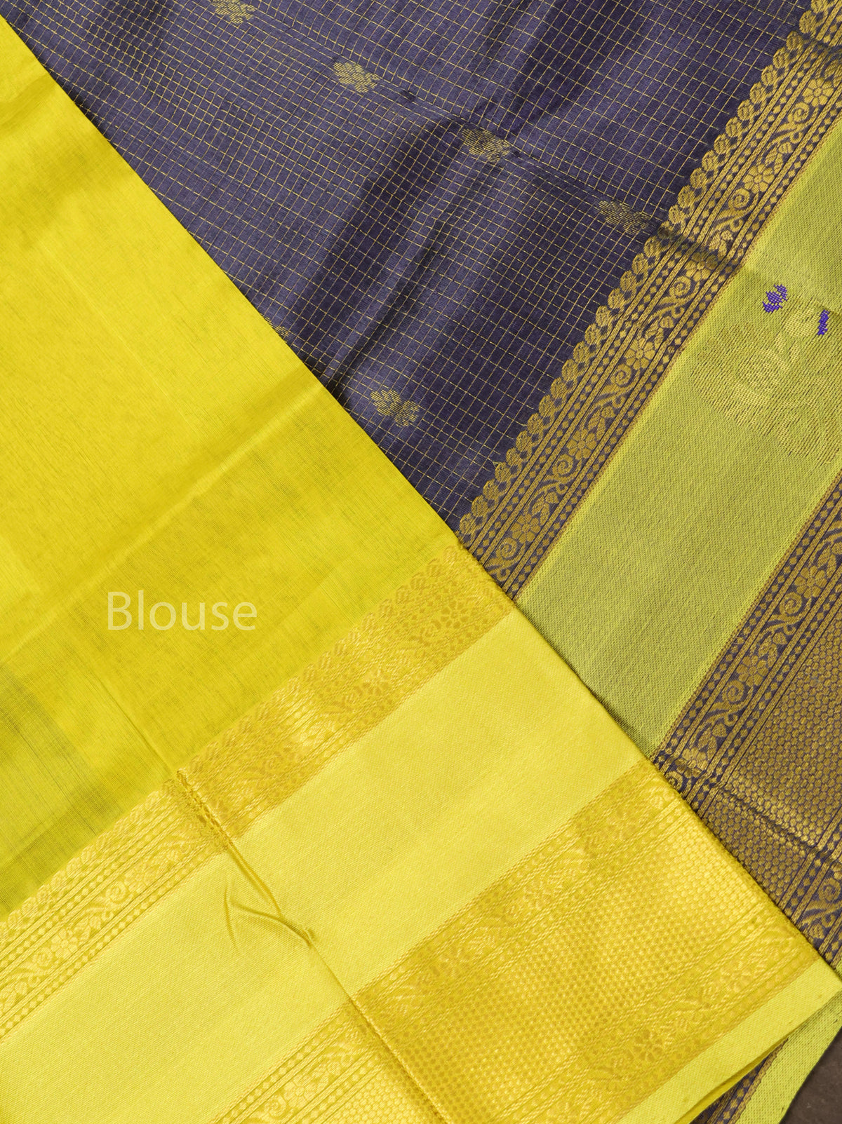 Delicate butta motif detailing