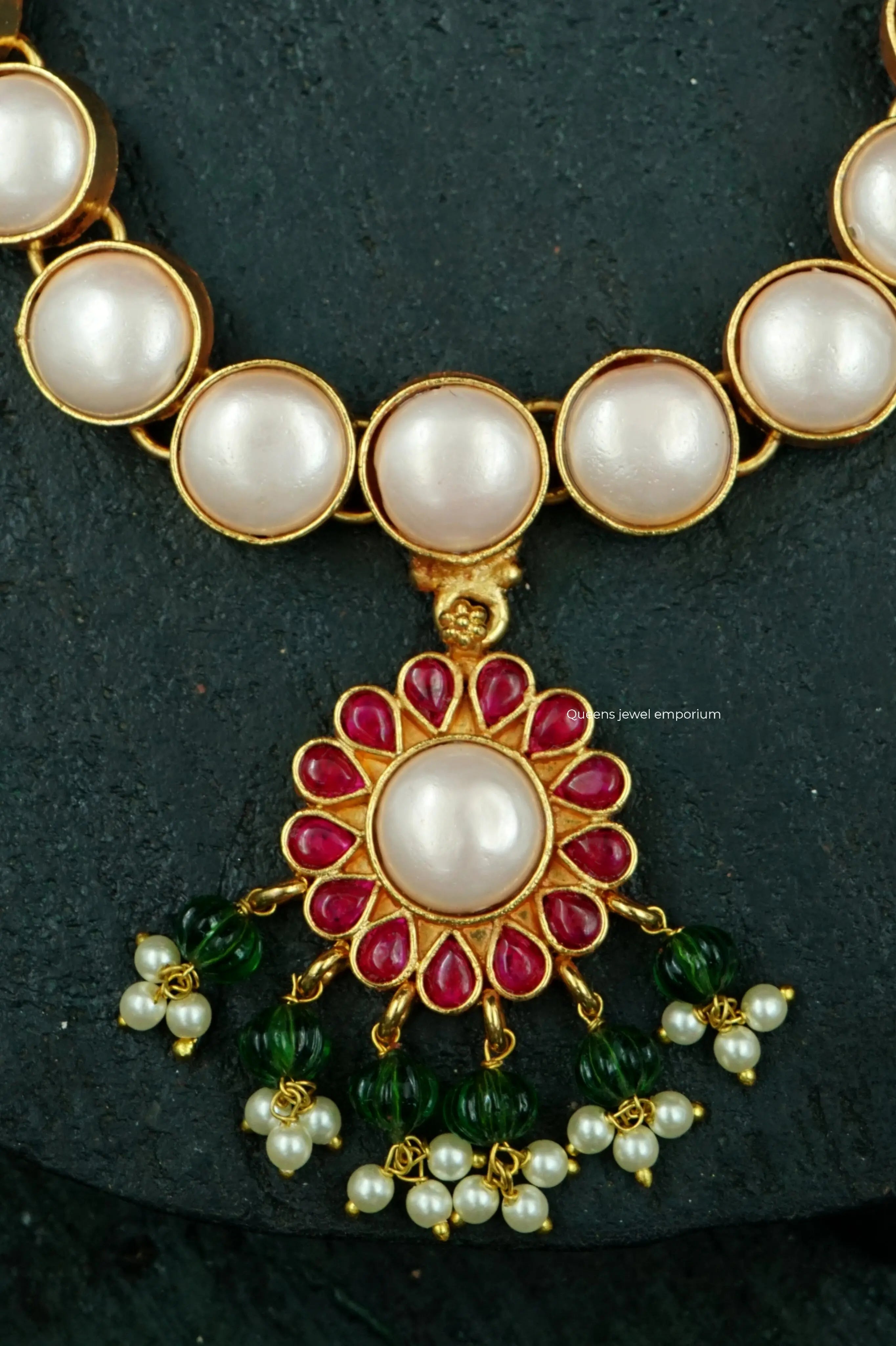 Kemp stone floral pendant-Vintage pearl necklace design