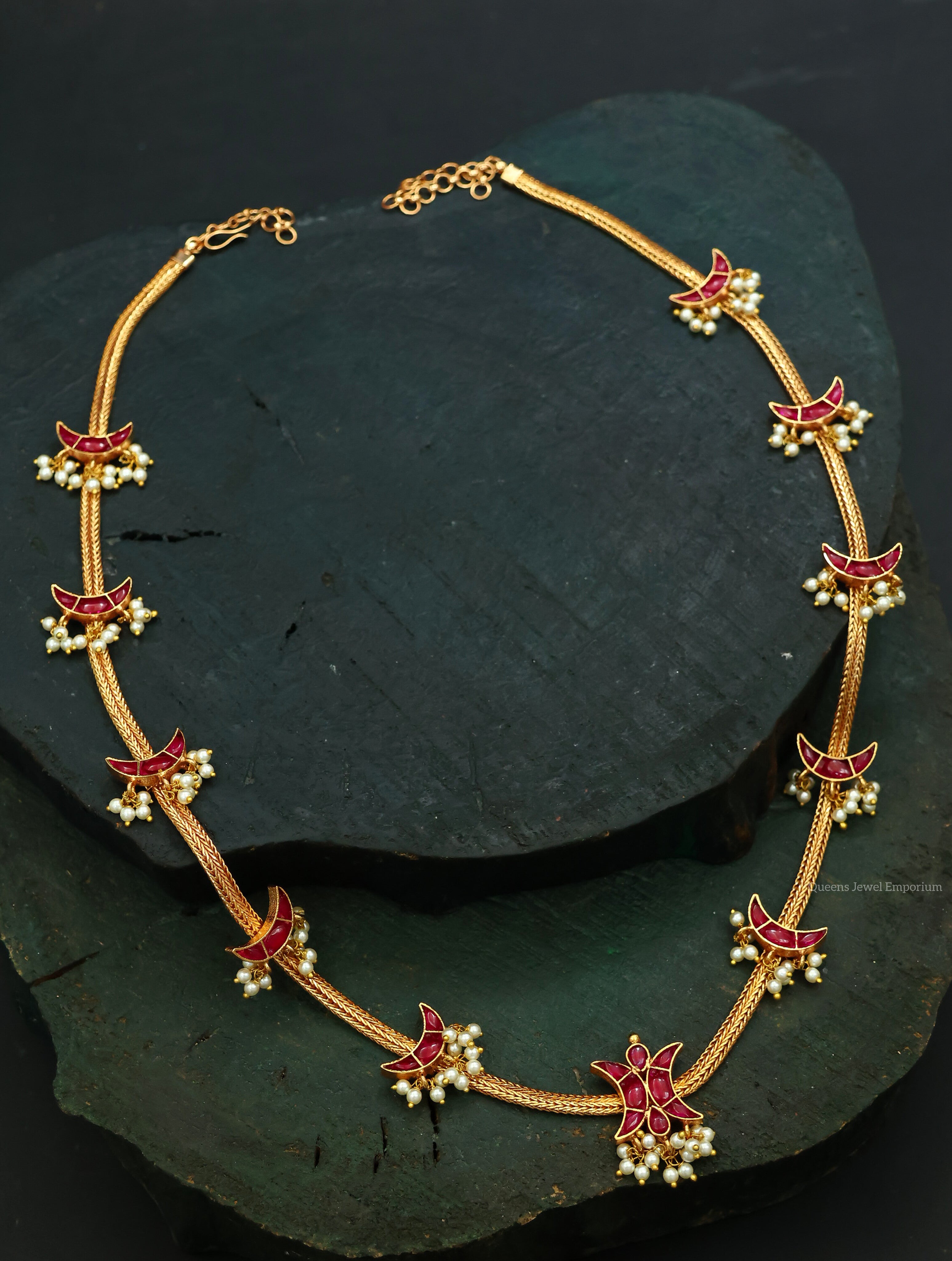 Jewellery for silk sarees-Jewels for minimal look