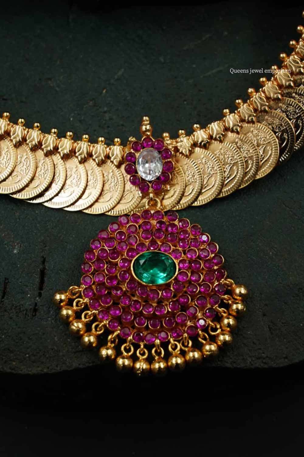 Leaf motif kasu haram-Gold ball hanging haram