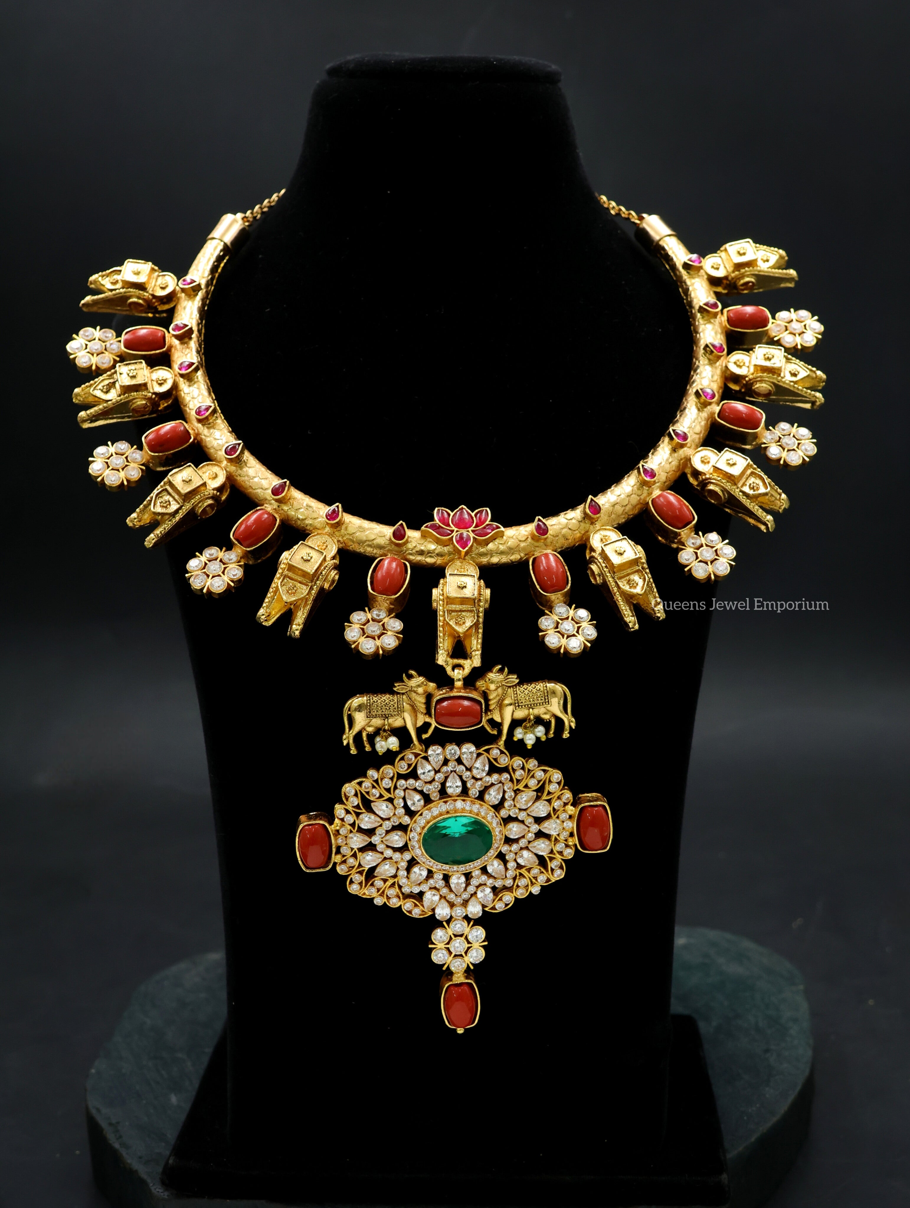 Hasli with coral stones-Hasli with chettinad thaali motif