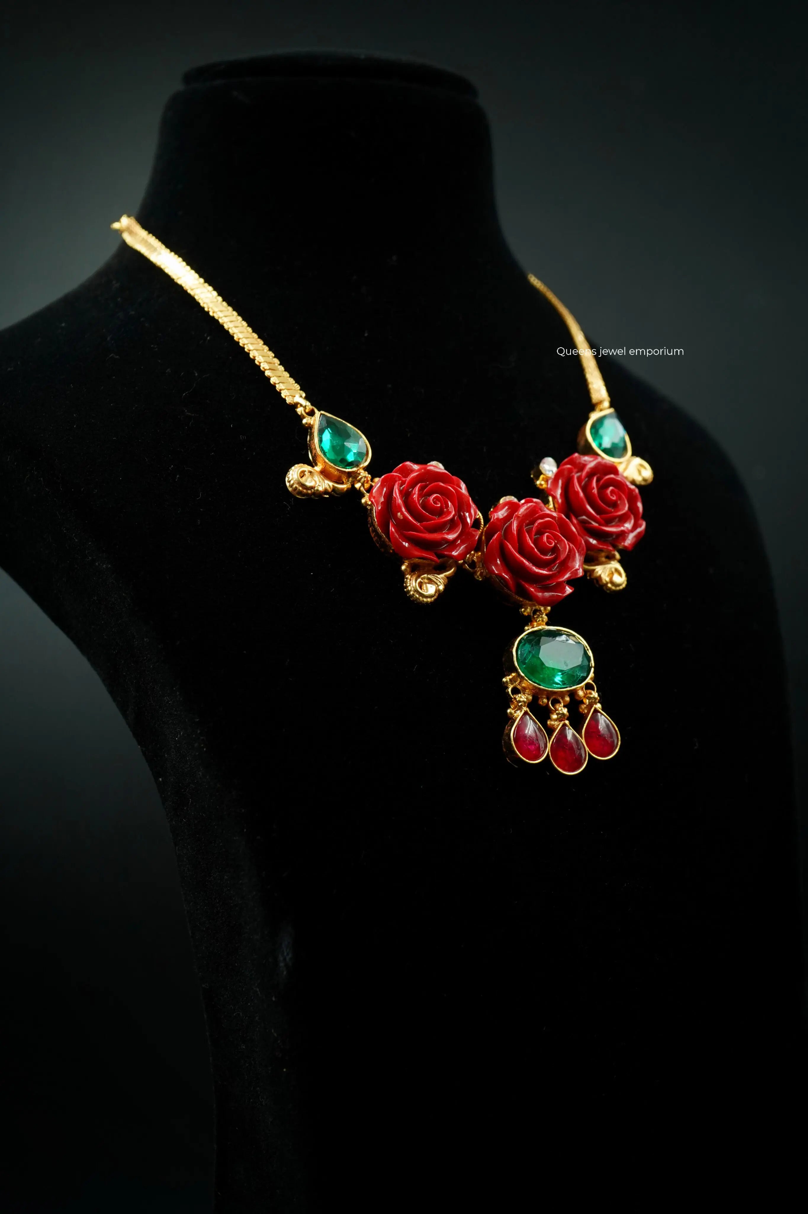 Elegant floral pendant necklace-Classic rose jewellery design