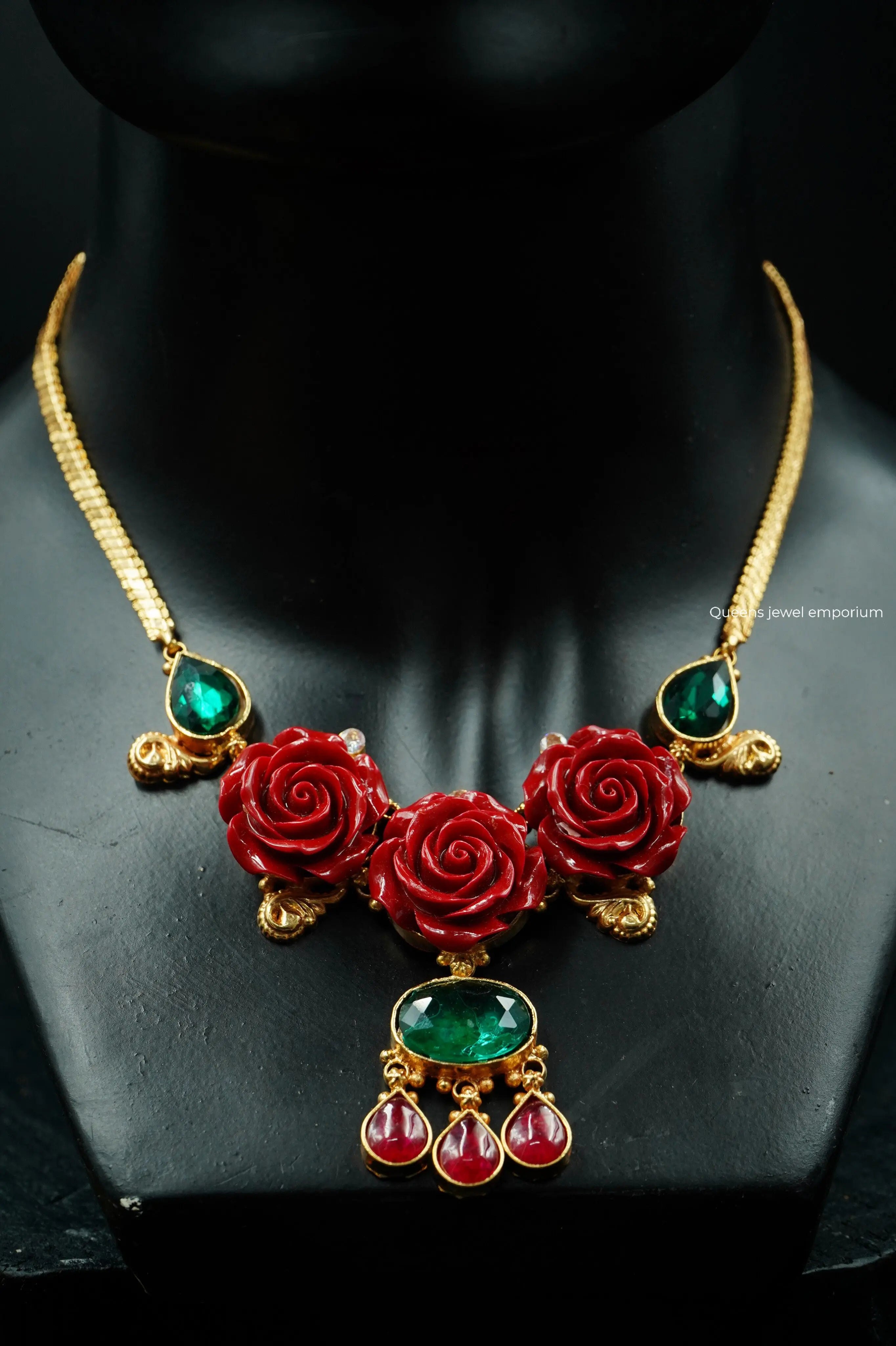 Green stone pendant necklace-Unique rose mid length haram