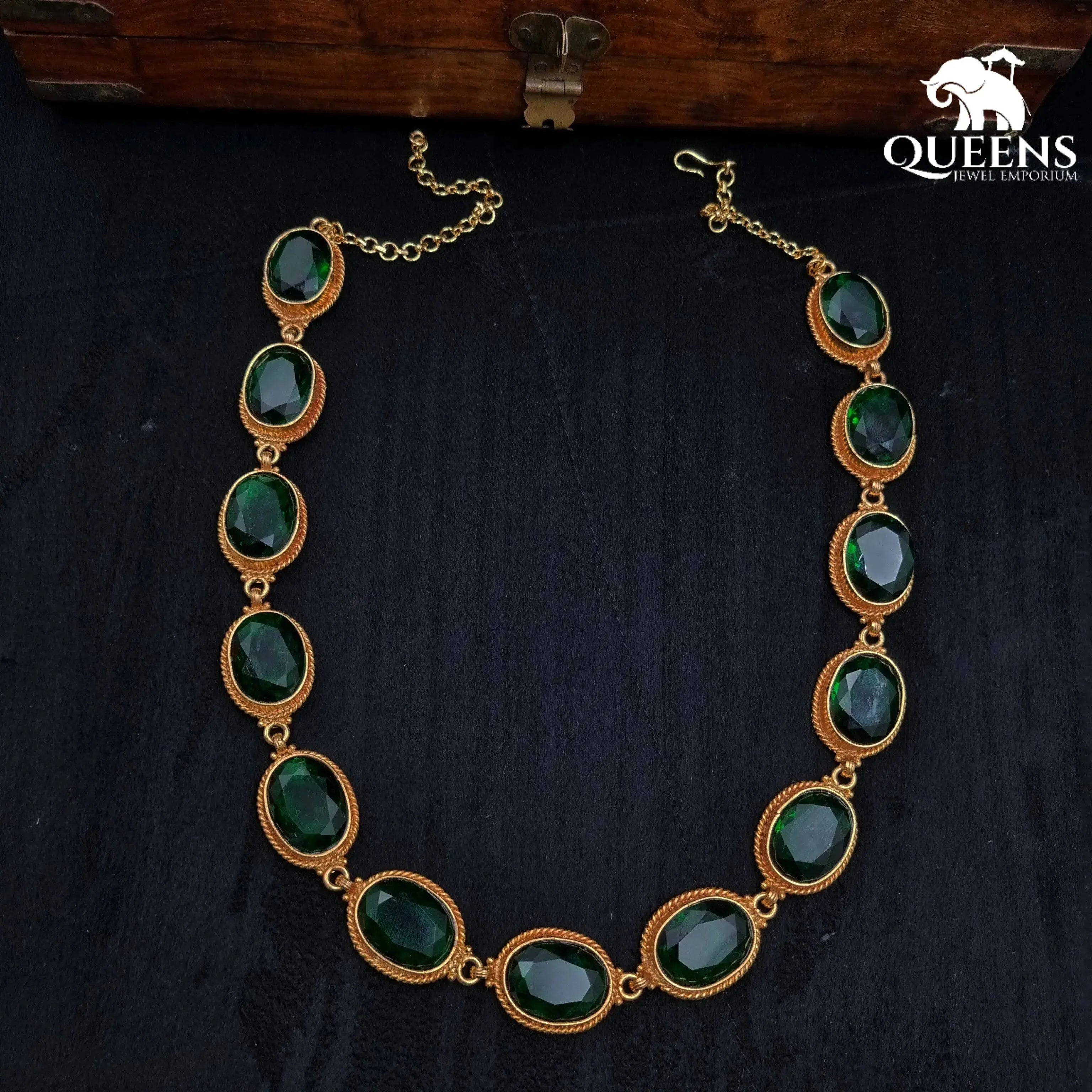 Designer zircon stone necklace-Bold green oval stone haram
