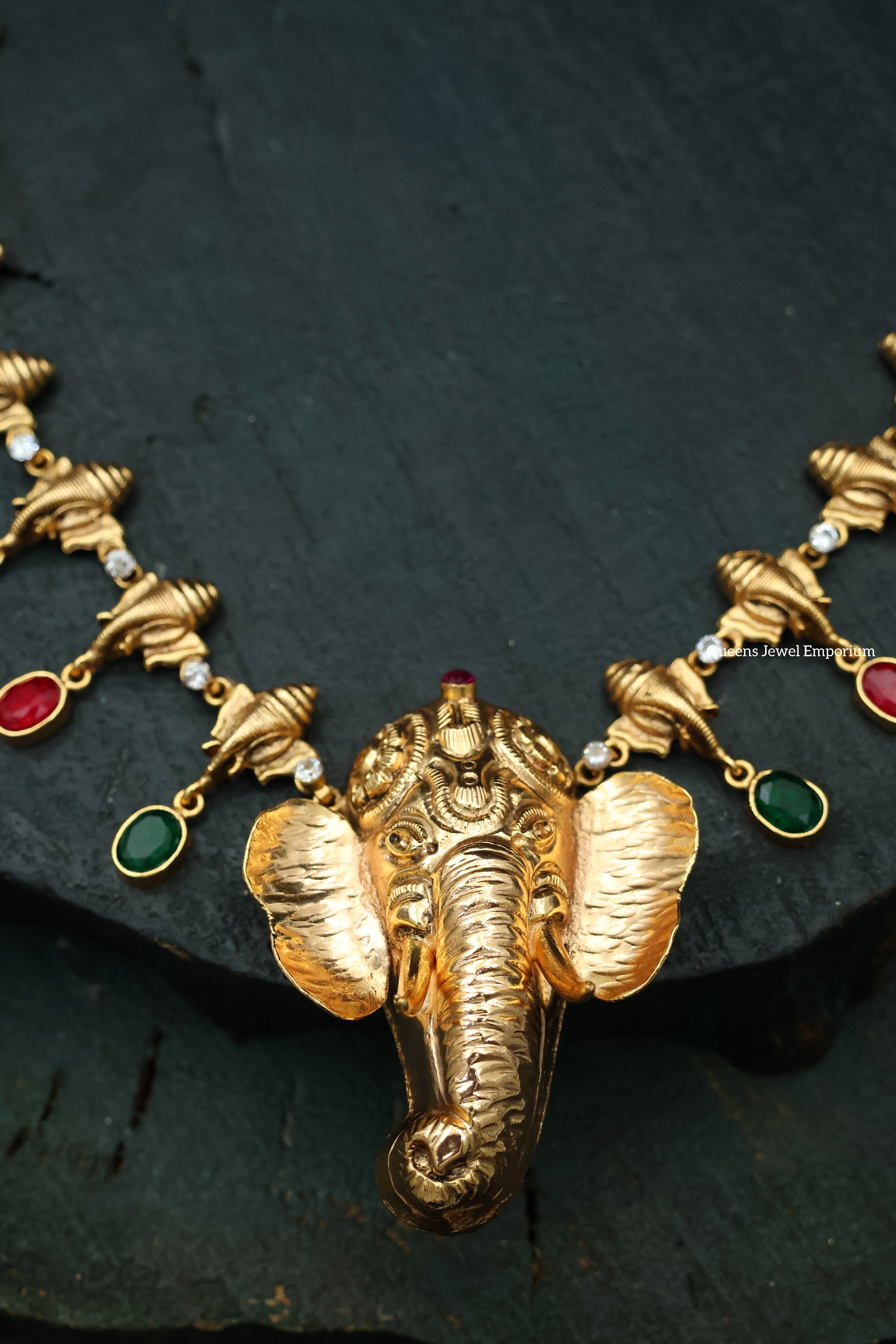 Traditional elephant motif haram-Gemstone elephant nagas haram