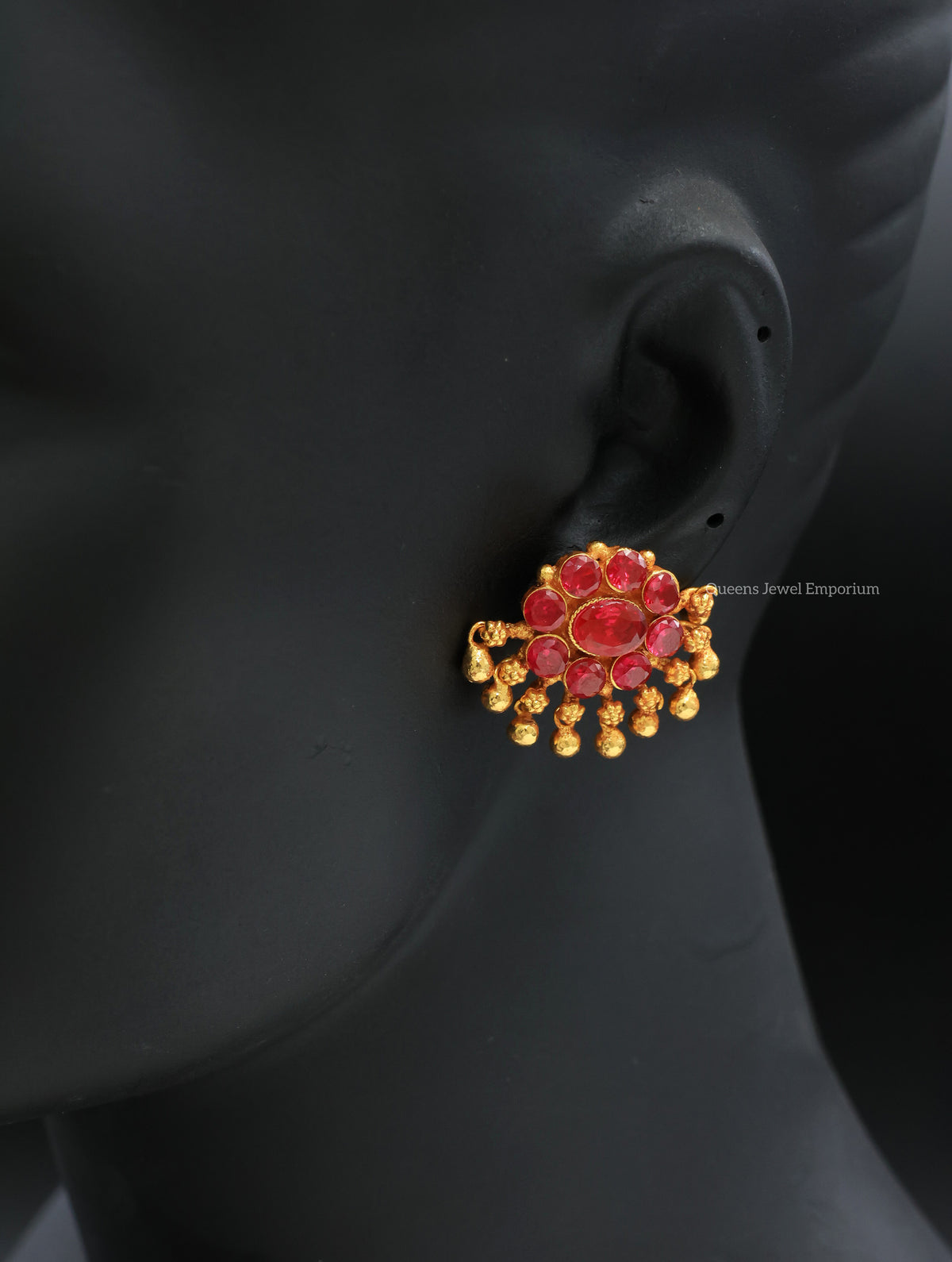 Studs with sparkling pink stones-Grand stud for functions