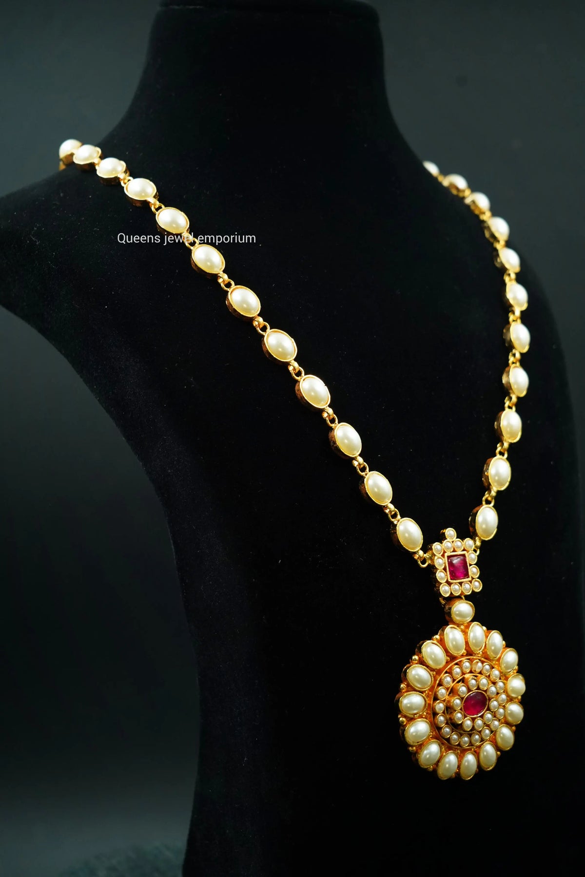 White pearl stone-Graceful designs