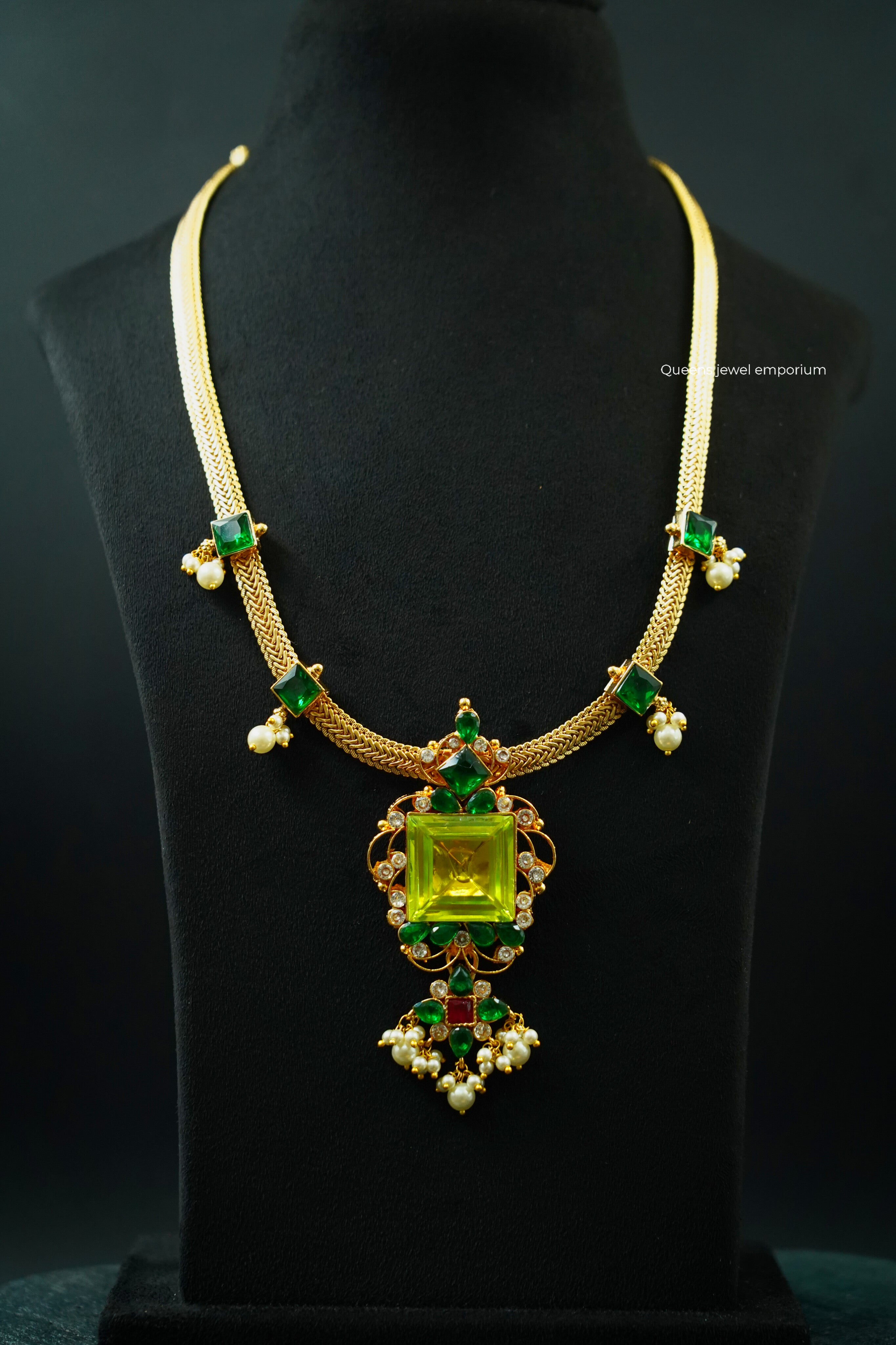 Elegant green stone necklace-Square stone designer necklace
