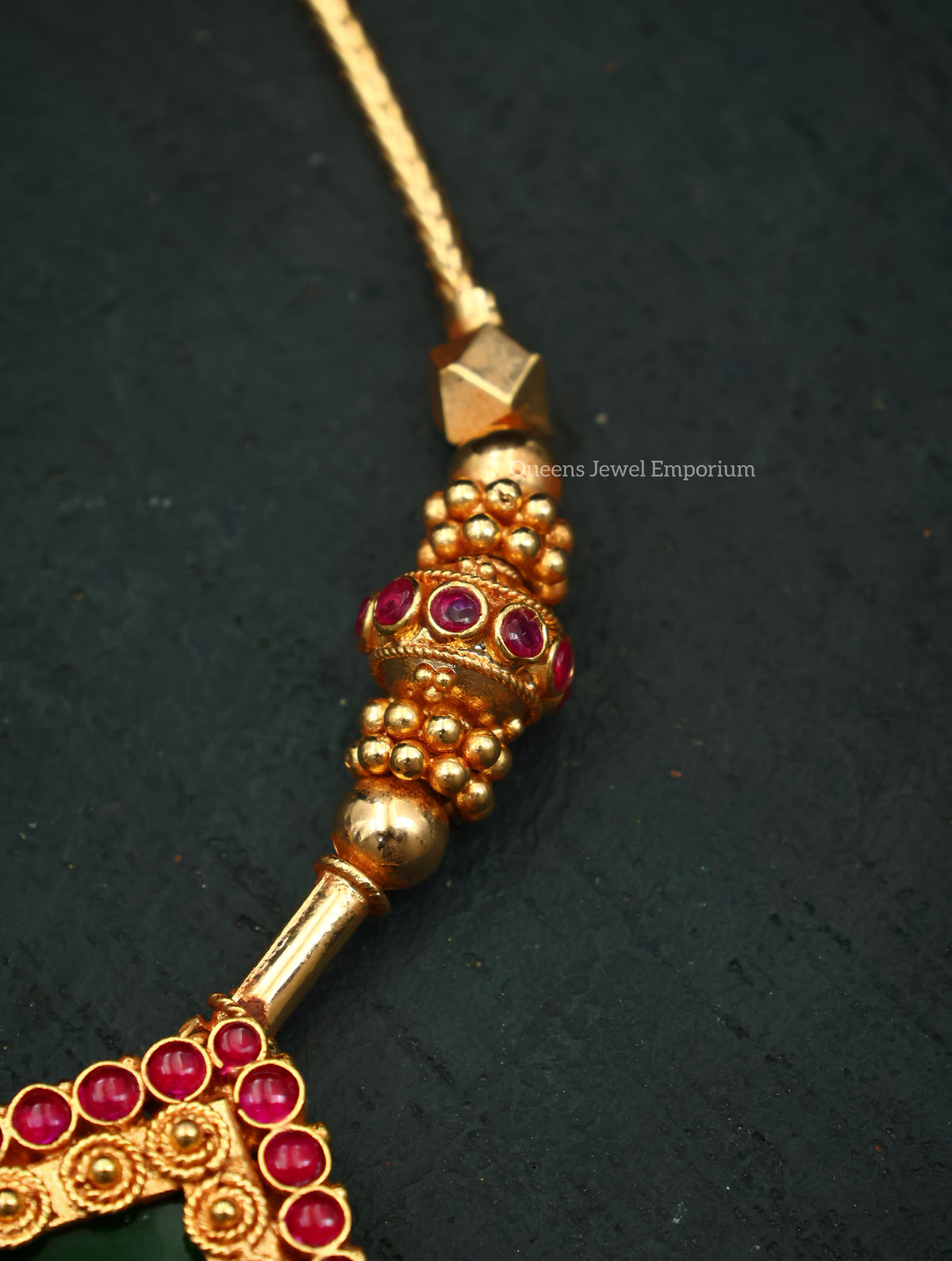 Designer necklace with green palakka stone-Green palakka stone pendant
