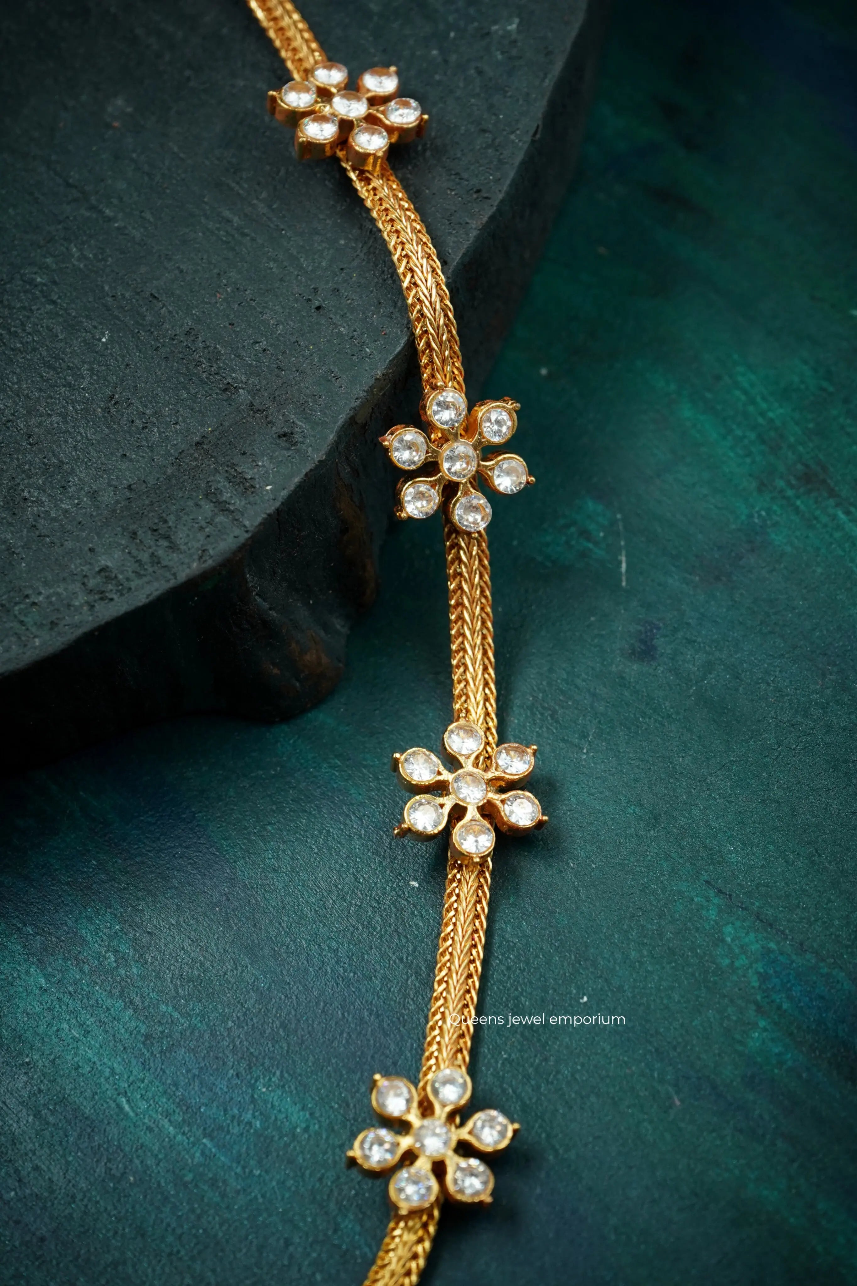 Elegant jewellery-White stone haram