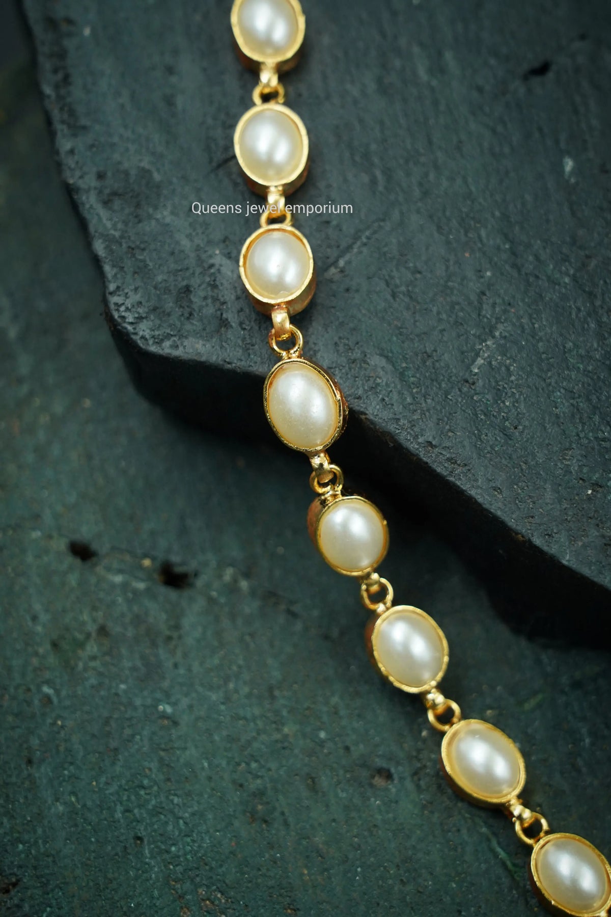 Blue color stone haram-Oval shaped stone